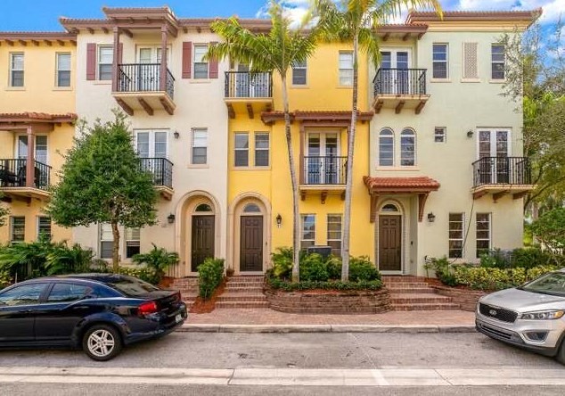 41 Via Floresta Dr, Boca Raton FL 33487-1580 exterior