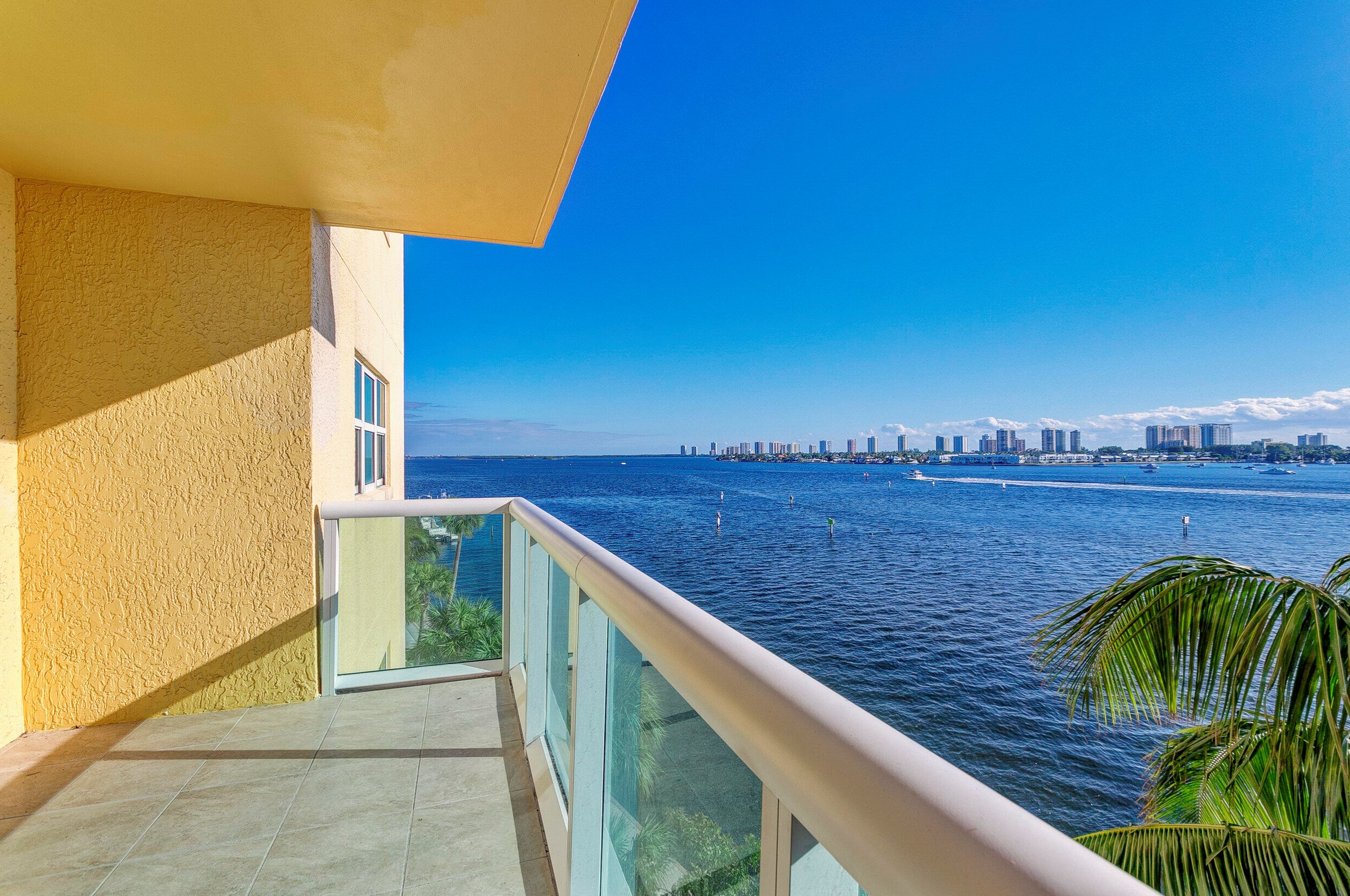 2640 Lake Shore Dr #510, West Palm Beach, FL 33404