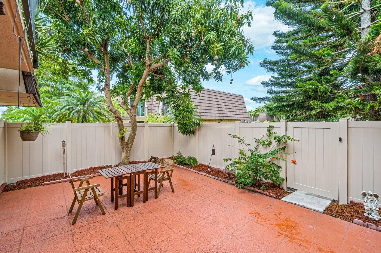 8021 80th Way, West Palm Beach, FL 33407