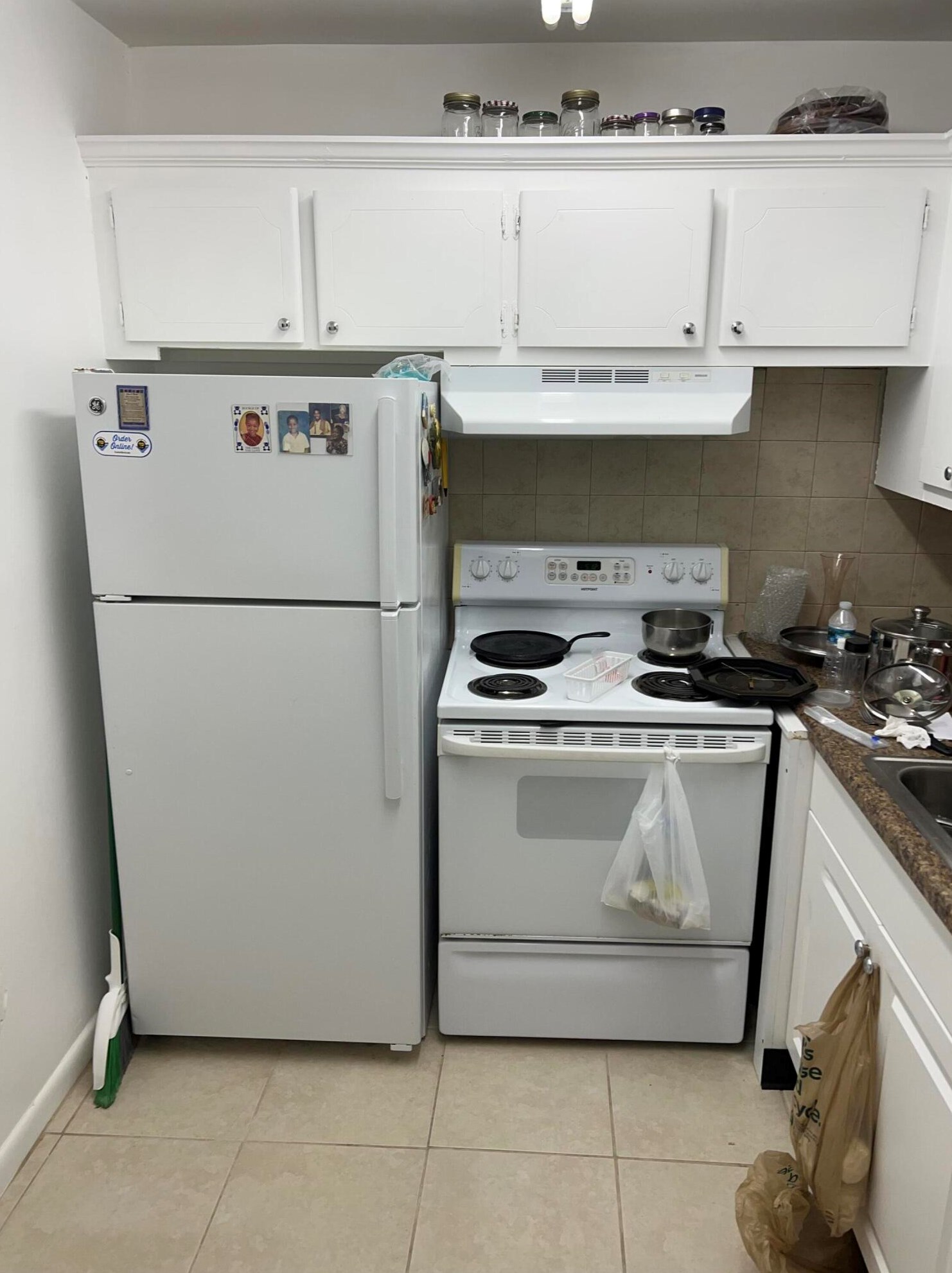 128 Canterbury F, West Palm Beach, FL 33417