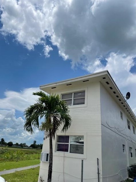698 Sw 5th St #3, Belle Glade, FL 33430