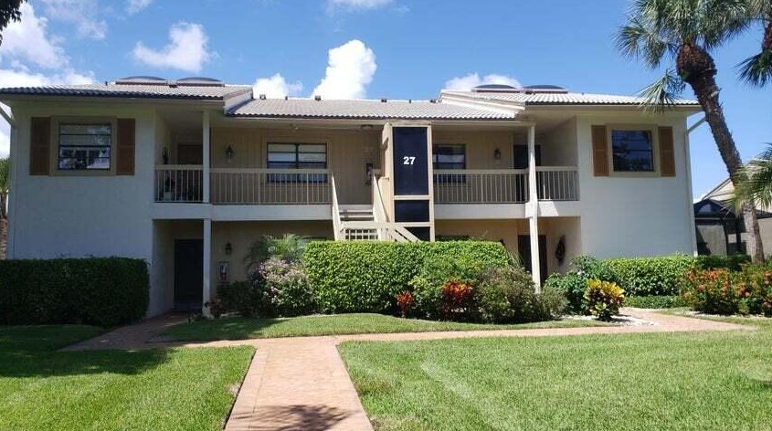 27 Eastgate Dr, Boynton Beach, FL 33436-6802