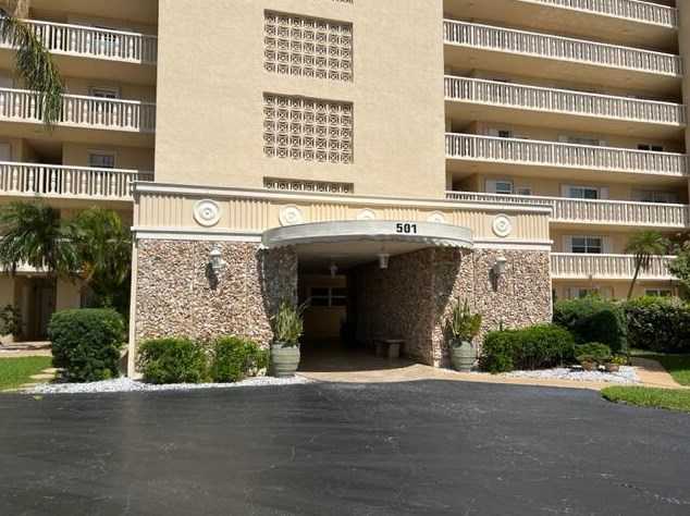 501 Lake Shore Dr #405, West Palm Beach, FL 33403