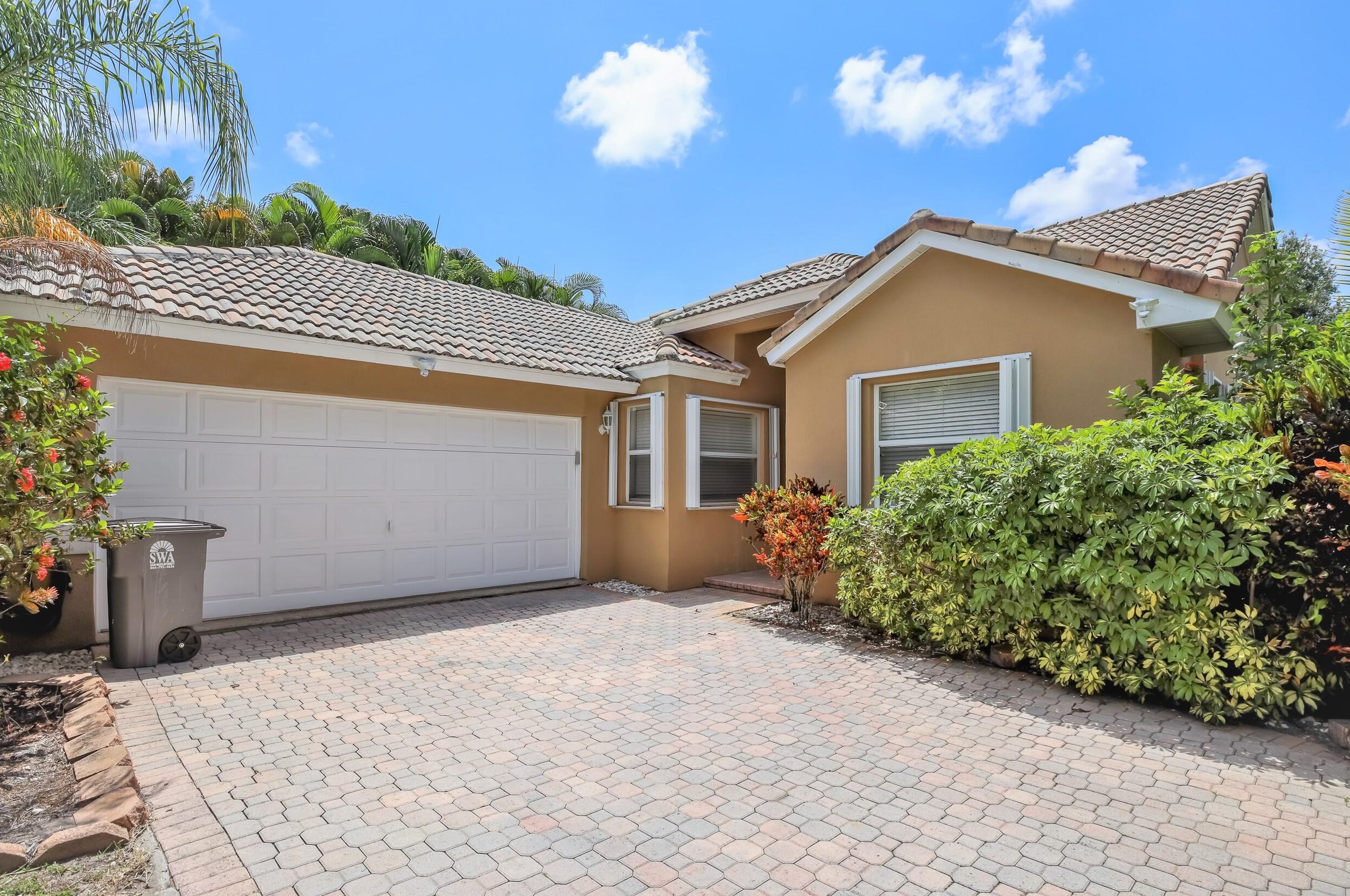 13284 Majestic Pine Ct, Delray Beach, FL 33484