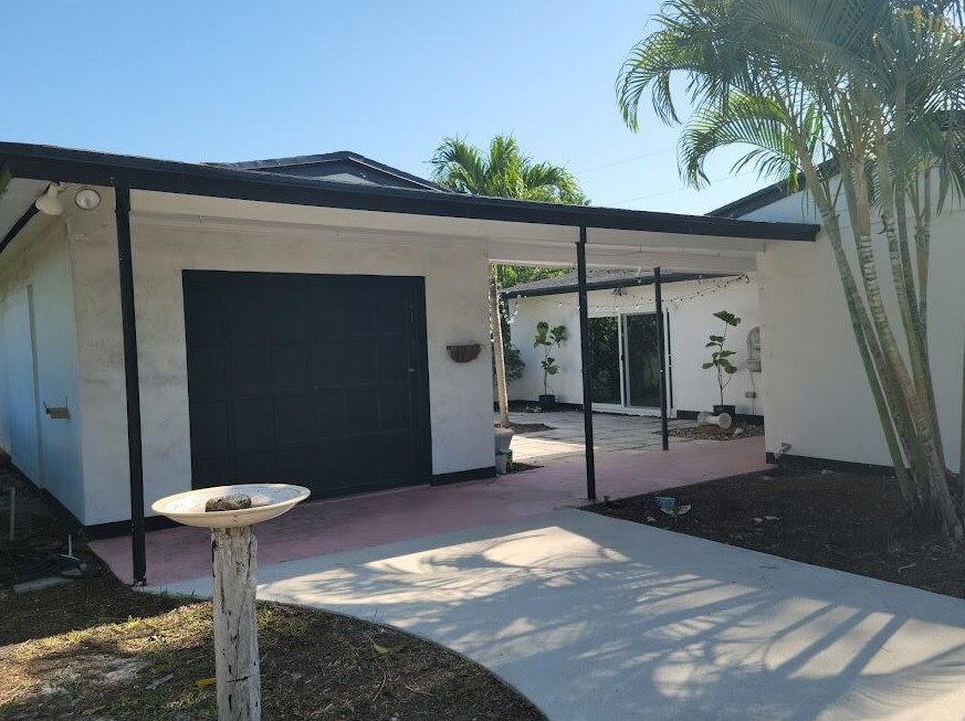 2220 1st St, Boynton Beach FL  33435-7203 exterior