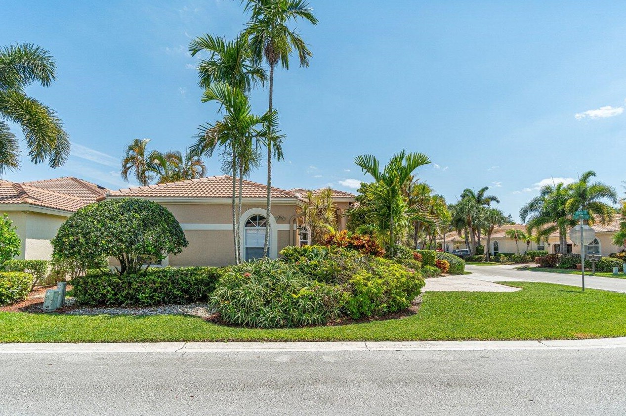 5360 Ventura Dr, Delray Beach, FL 33484