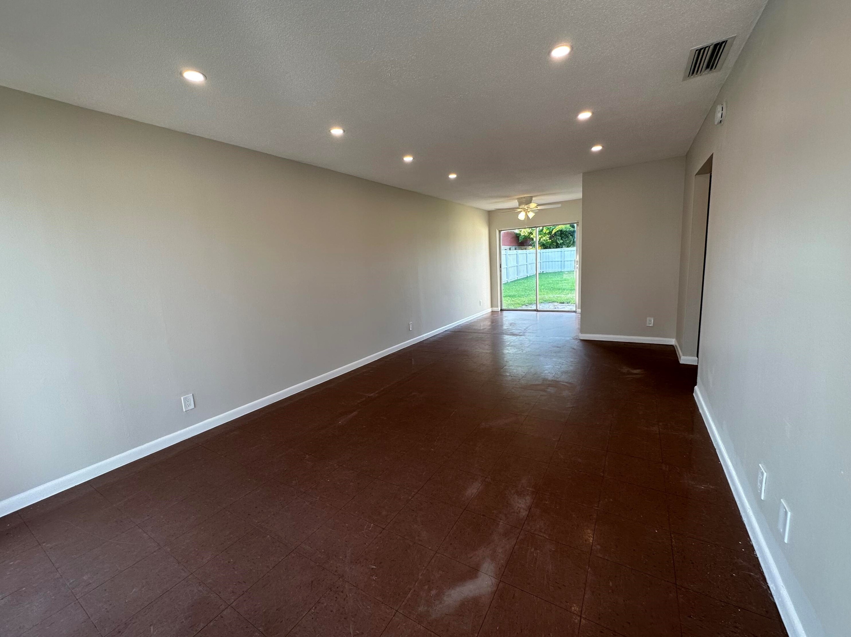 1500 Forest Hill Blvd #6, West Palm Beach, FL 33406