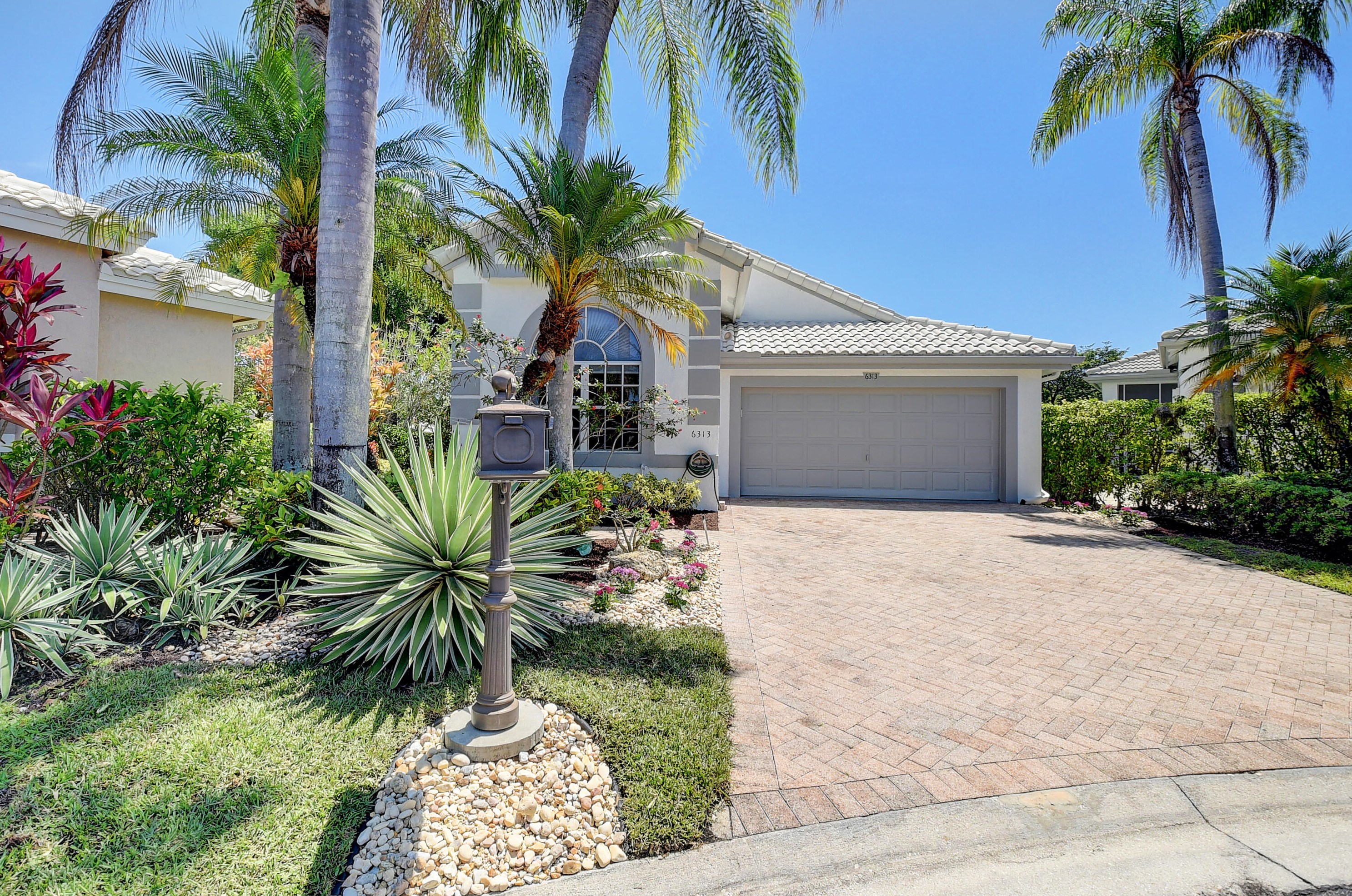6313 Crystal View Ln, Boynton Beach, FL 33437-4041