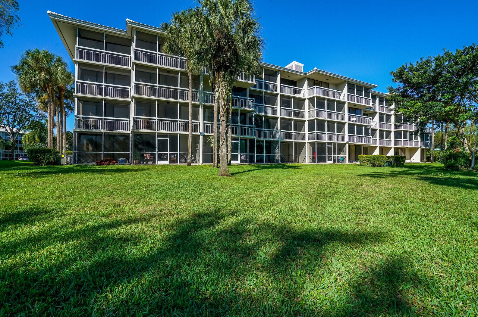 6133 Balboa Cir, Boca Raton FL 33433-8184 exterior