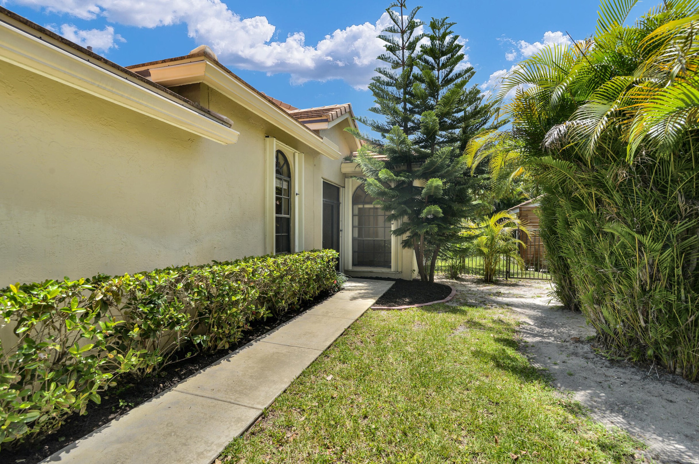 4800 Sherwood Forest Dr, Delray Beach, FL 33445