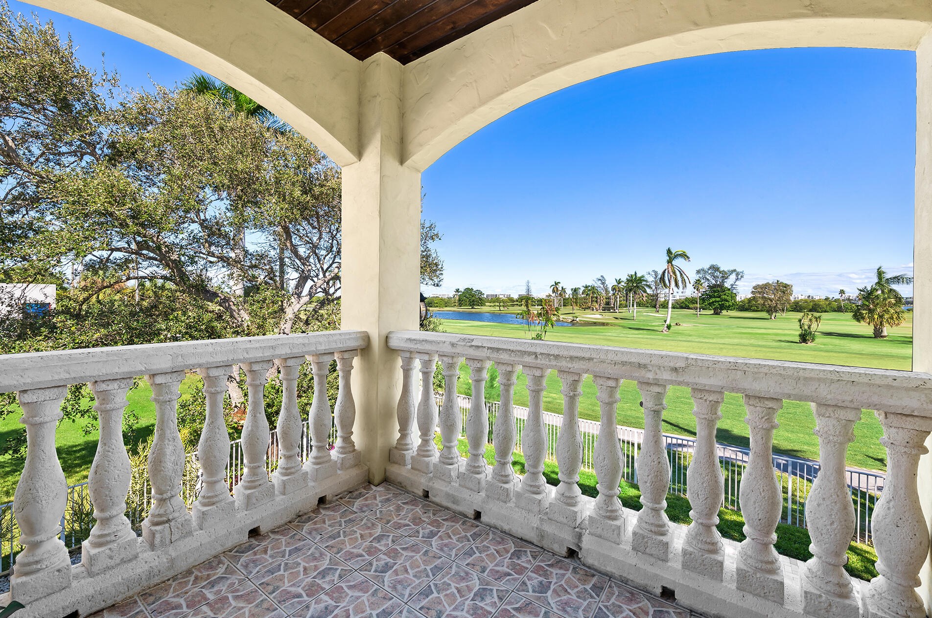 226 Lakeside Dr, Lake Worth FL  33460-3511 exterior