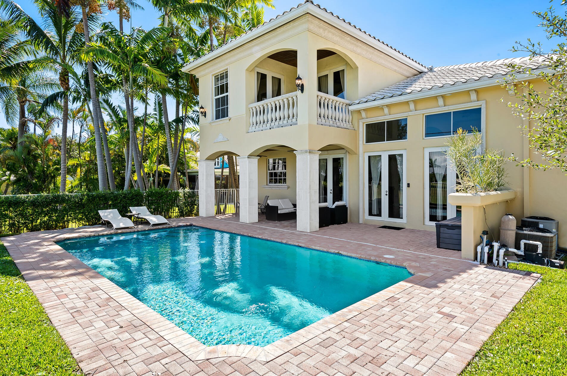 226 Lakeside Dr, Lake Worth FL  33460-3511 exterior