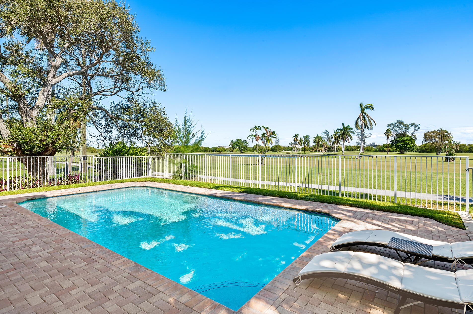 226 Lakeside Dr, Lake Worth FL  33460-3511 exterior