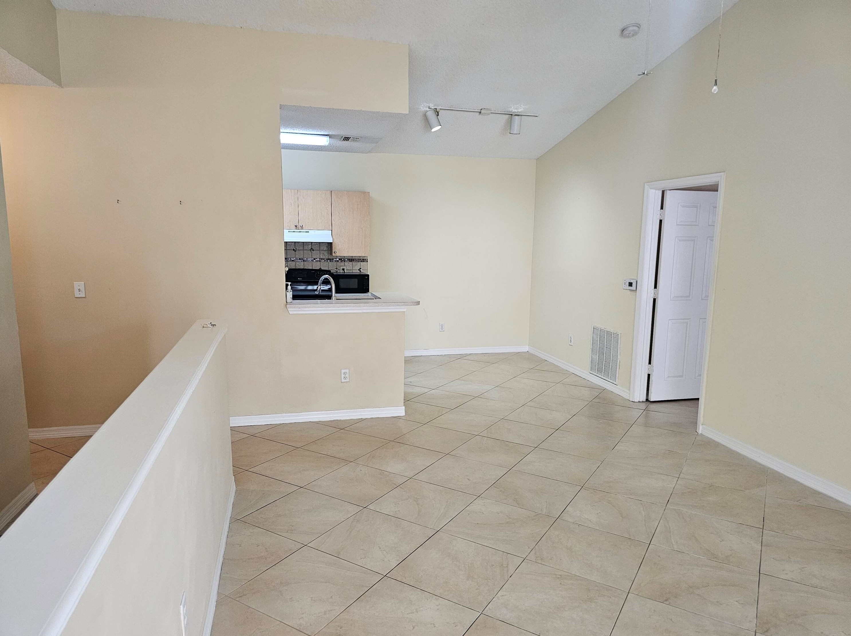 10282 Fox Trail Rd S #209, West Palm Beach, FL 33411