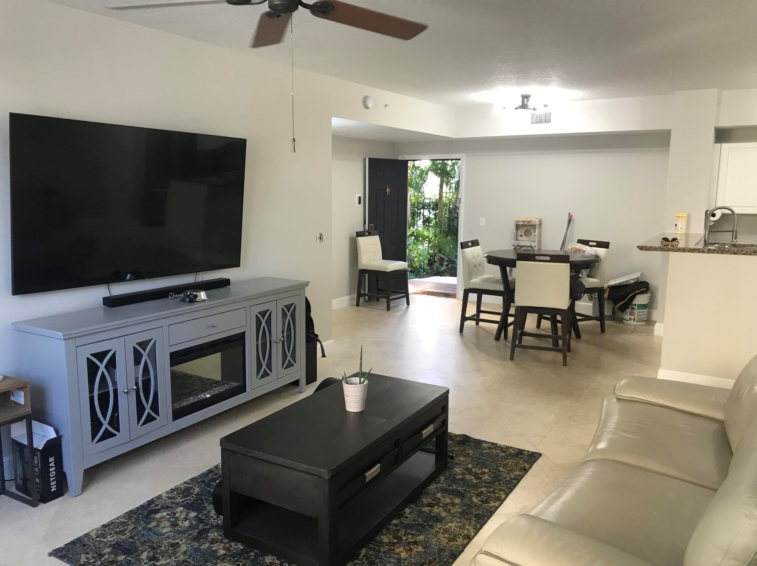 560 S Sapodilla Ave #101, West Palm Beach, FL 33401