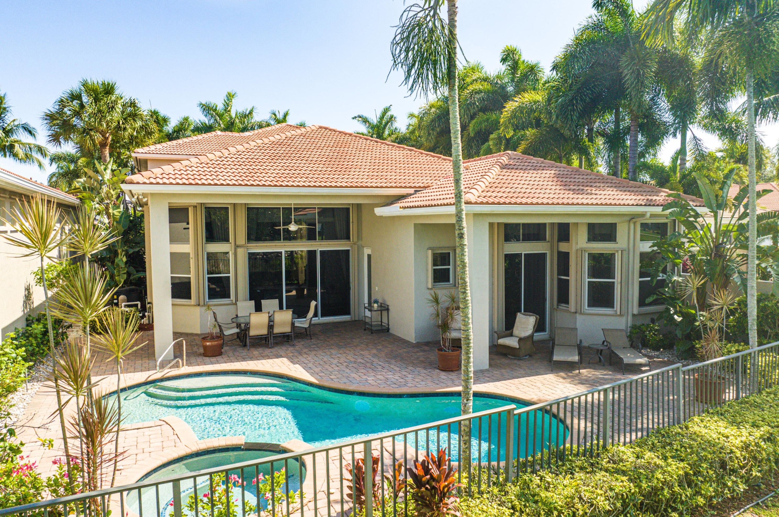 8011 Valhalla Dr, Delray Beach, FL 33446