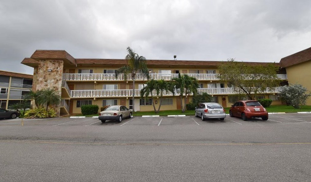 500 Village Green Cir W #202, Lake Worth, FL 33461