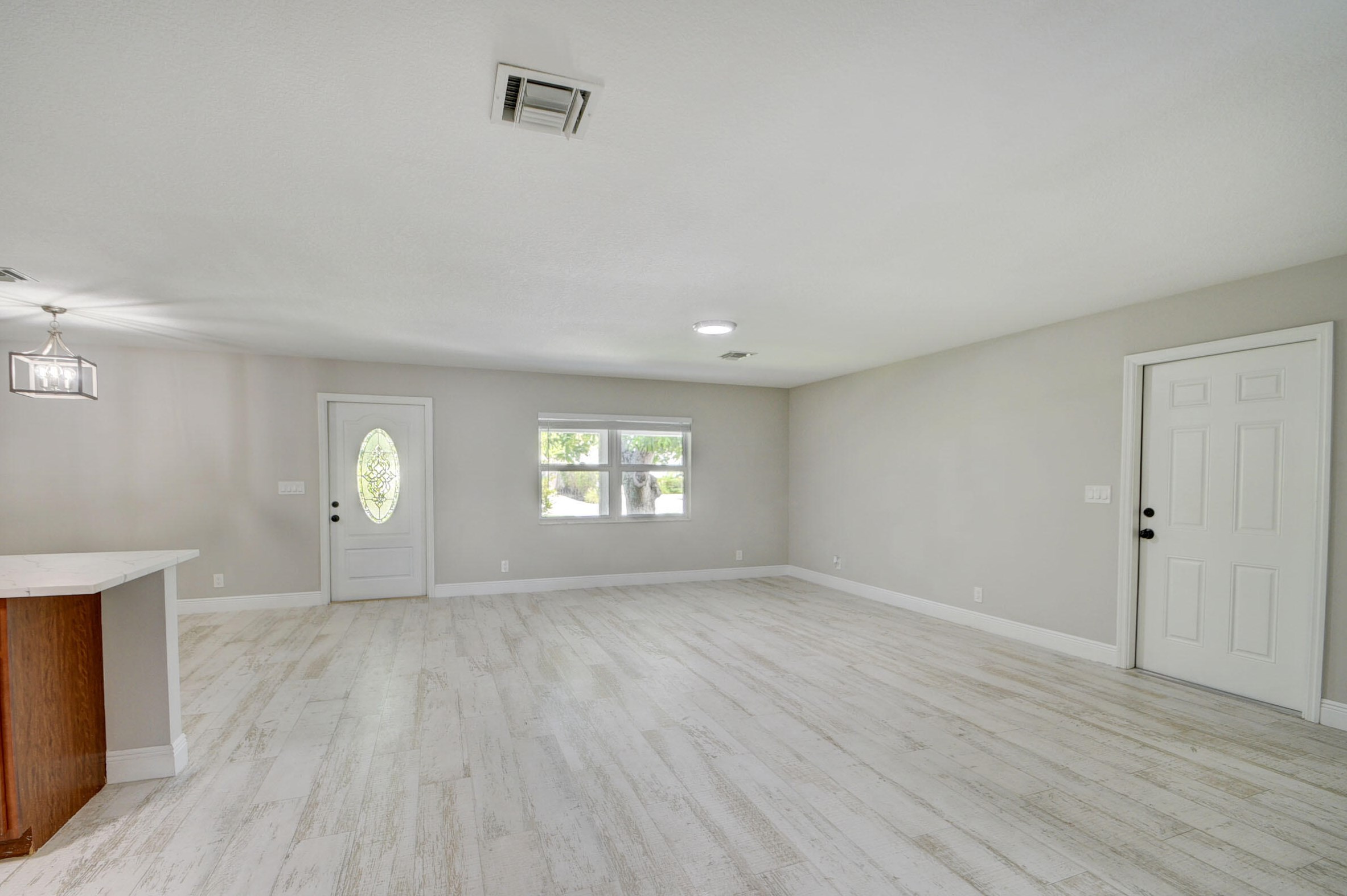 1425 Federal Hwy, Lake Worth FL  33460-1942 exterior