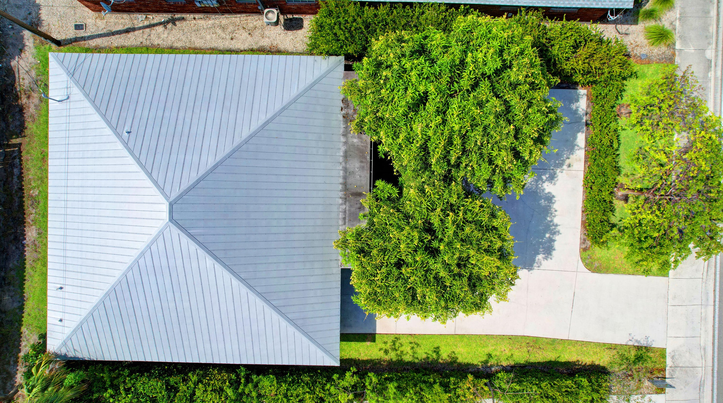 1425 Federal Hwy, Lake Worth FL  33460-1942 exterior