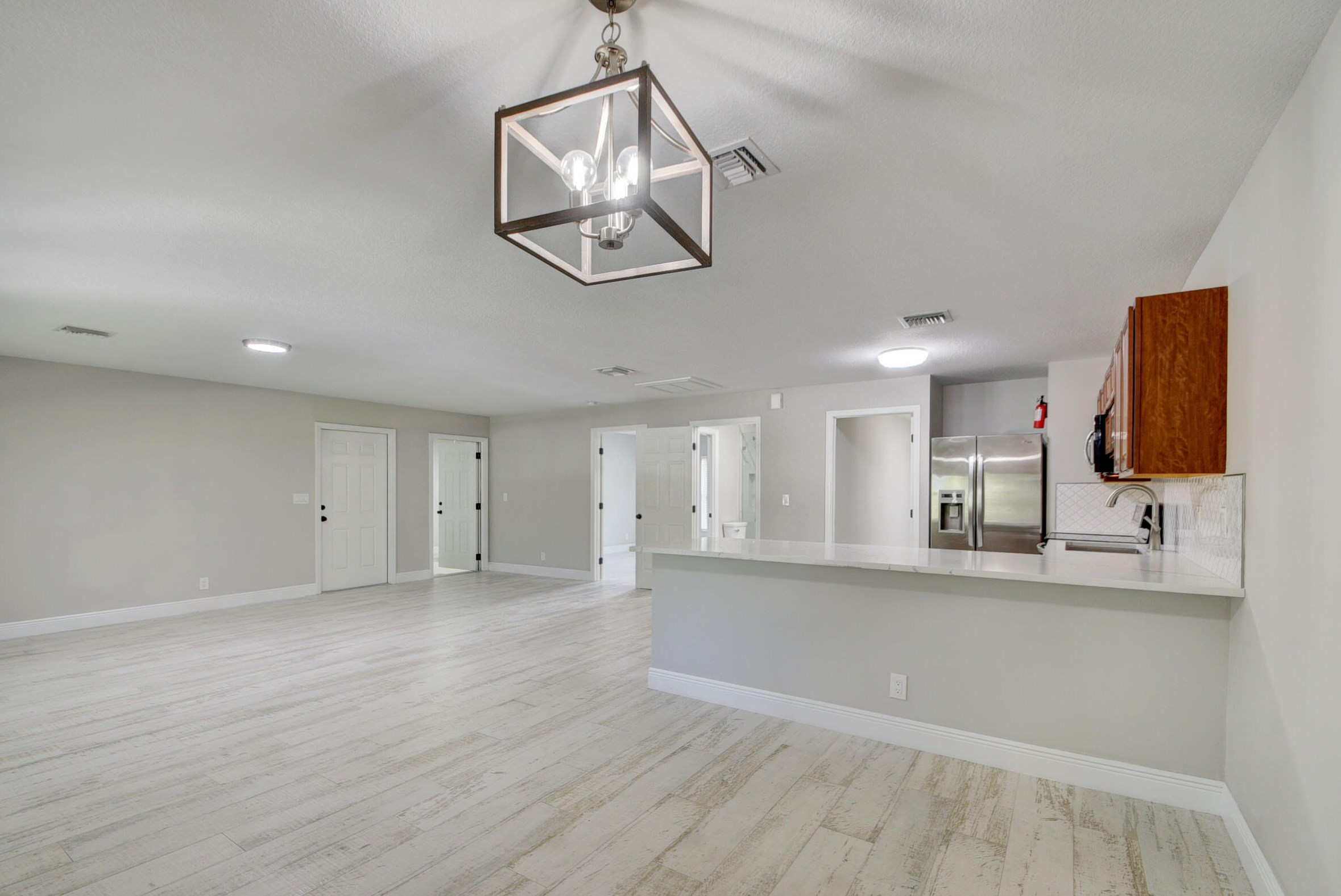 1425 Federal Hwy, Lake Worth FL  33460-1942 exterior