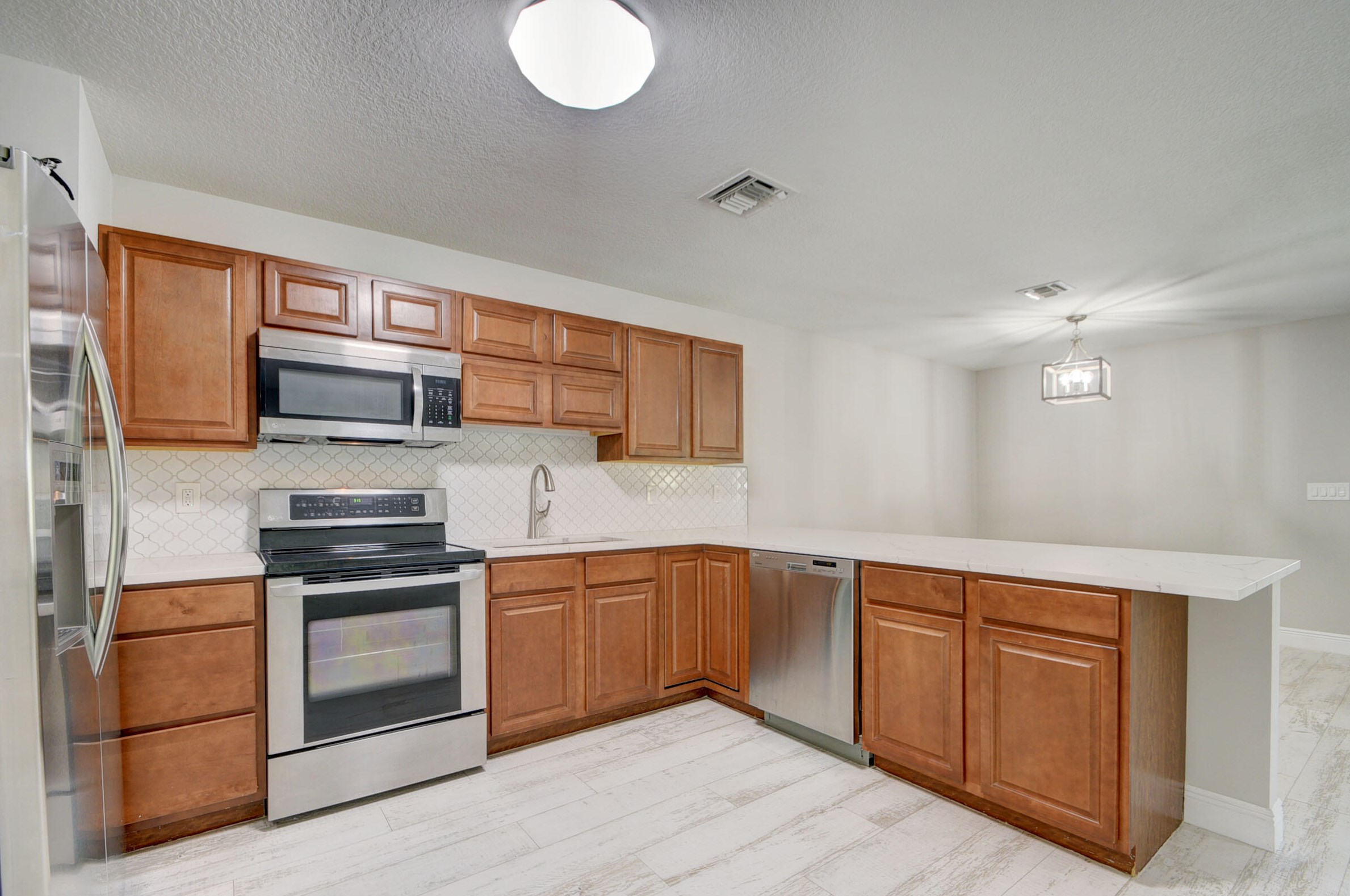 1425 Federal Hwy, Lake Worth FL  33460-1942 exterior