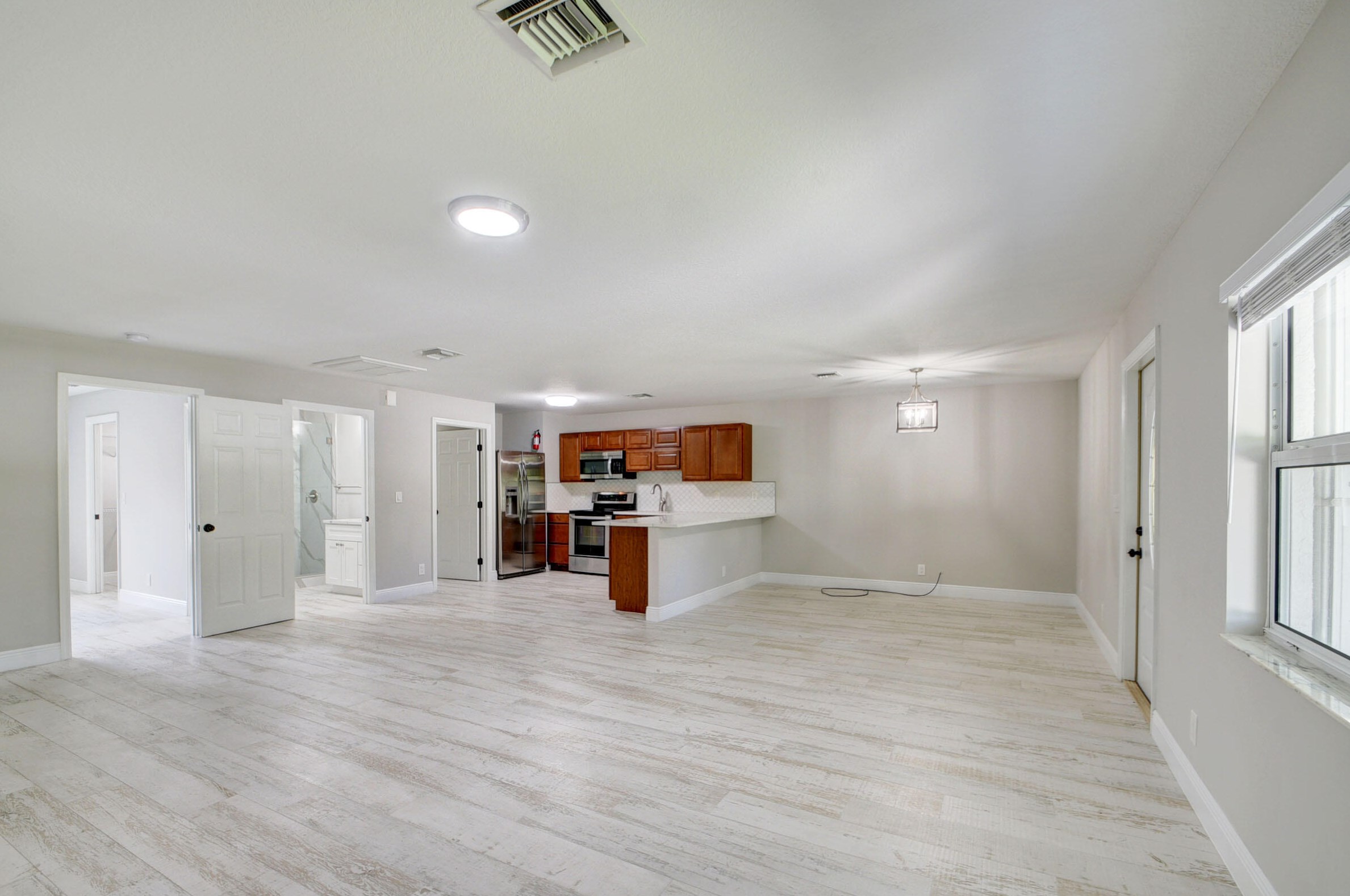 1425 Federal Hwy, Lake Worth FL  33460-1942 exterior