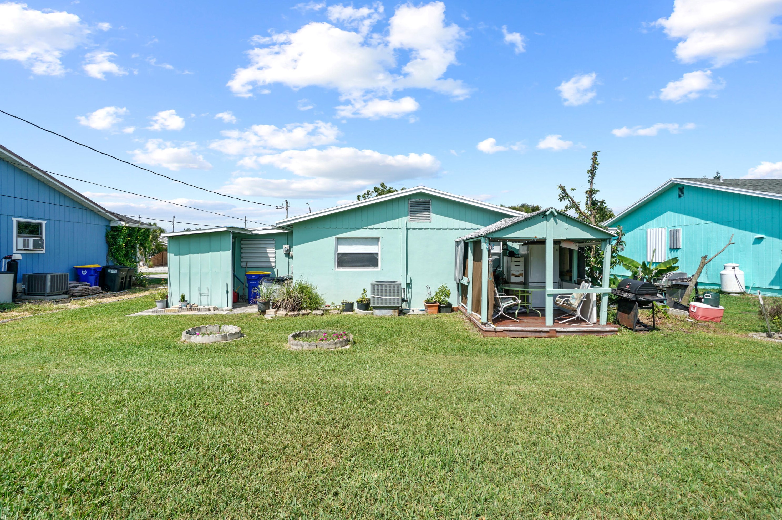 5657 Avalon Dr, Stuart FL  34997-8508 exterior