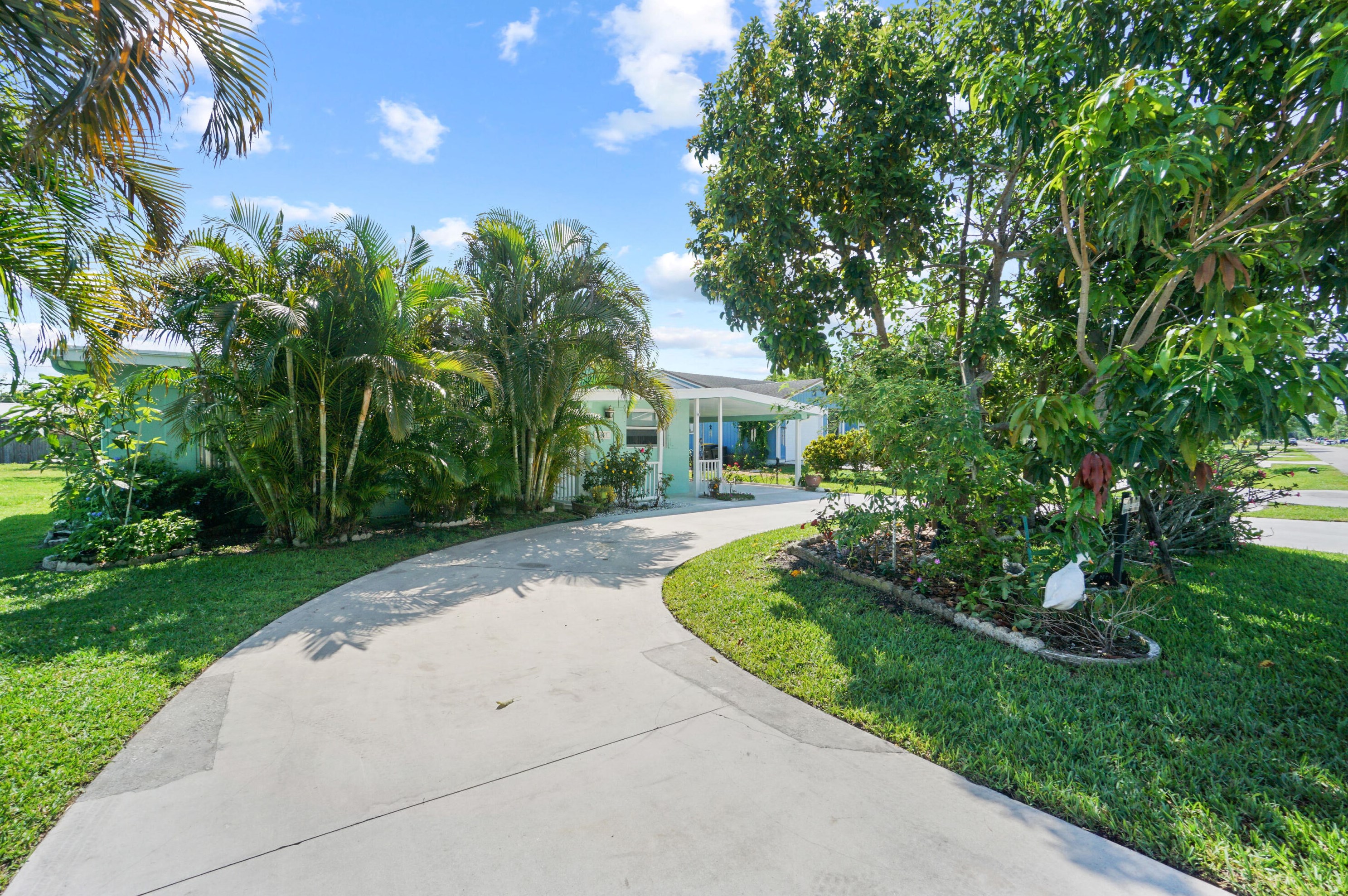 5657 Avalon Dr, Stuart FL  34997-8508 exterior