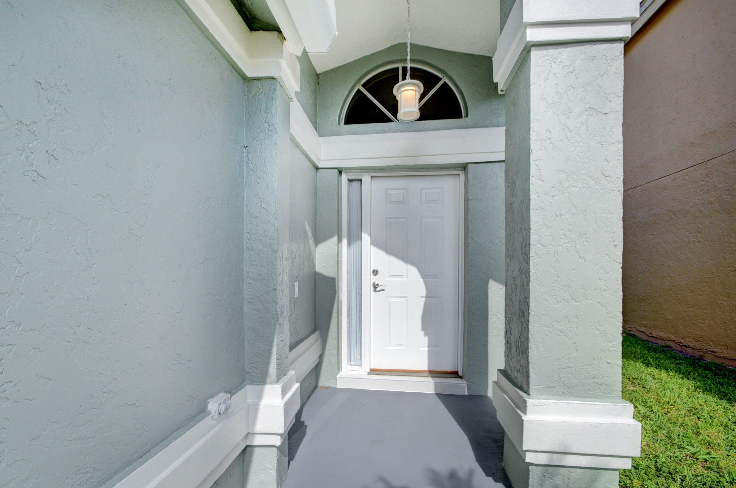 7390 Ashley Shores Cir, Lake Worth FL  33467-7617 exterior