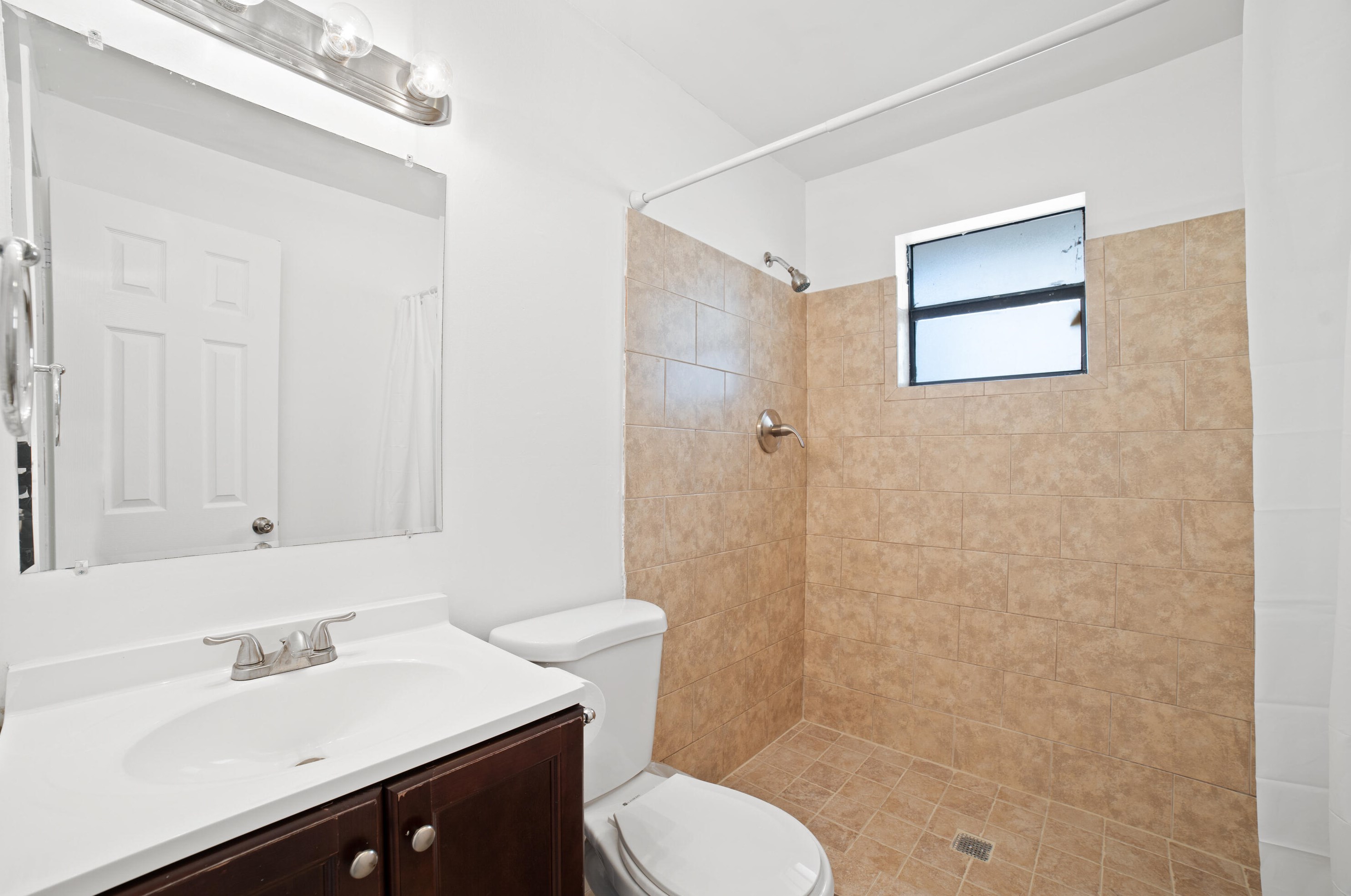 331 Federal Hwy, Lake Worth FL 33460-4638 exterior