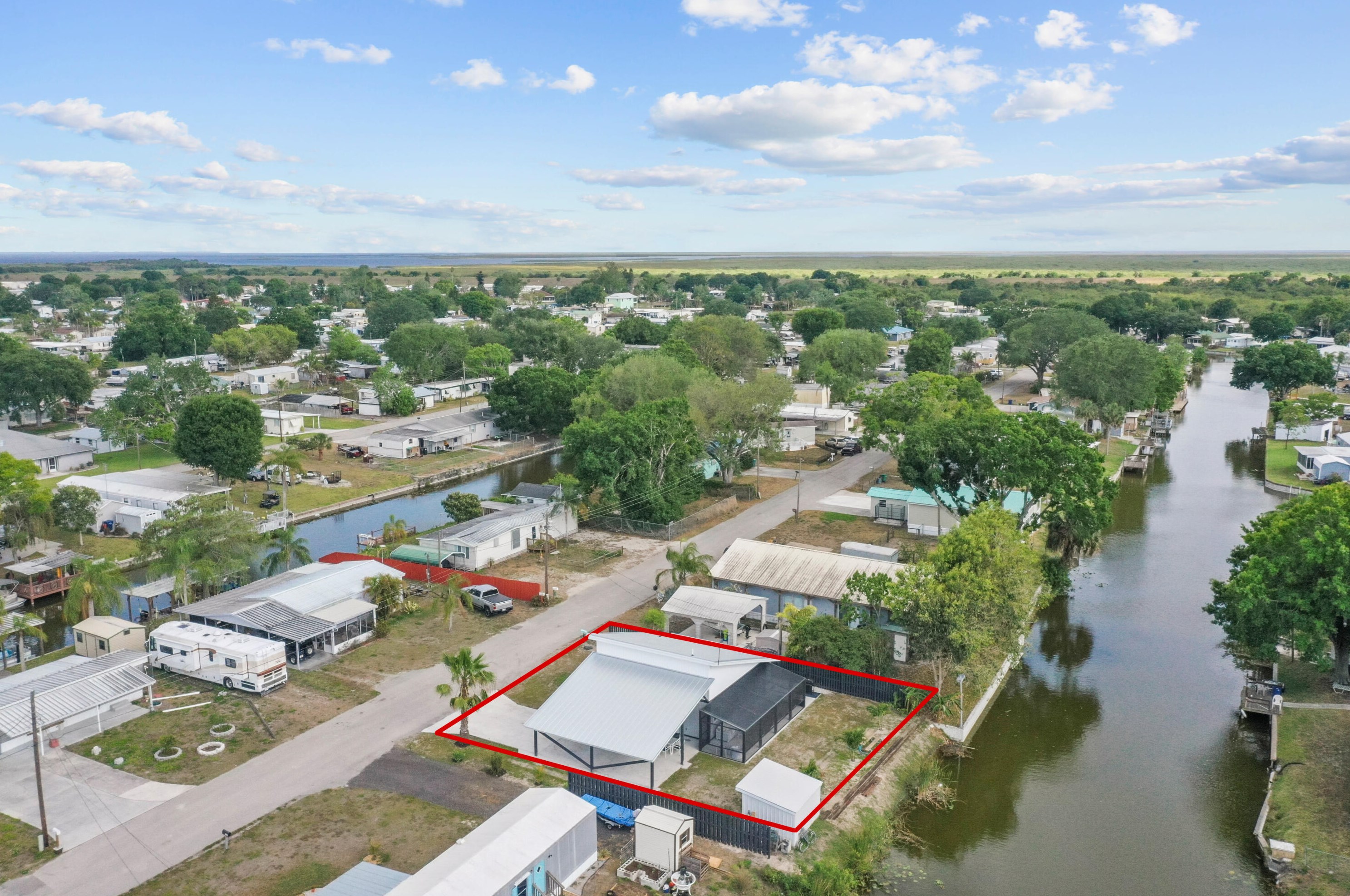 1052 10th St, Okeechobee FL  34974-5370 exterior