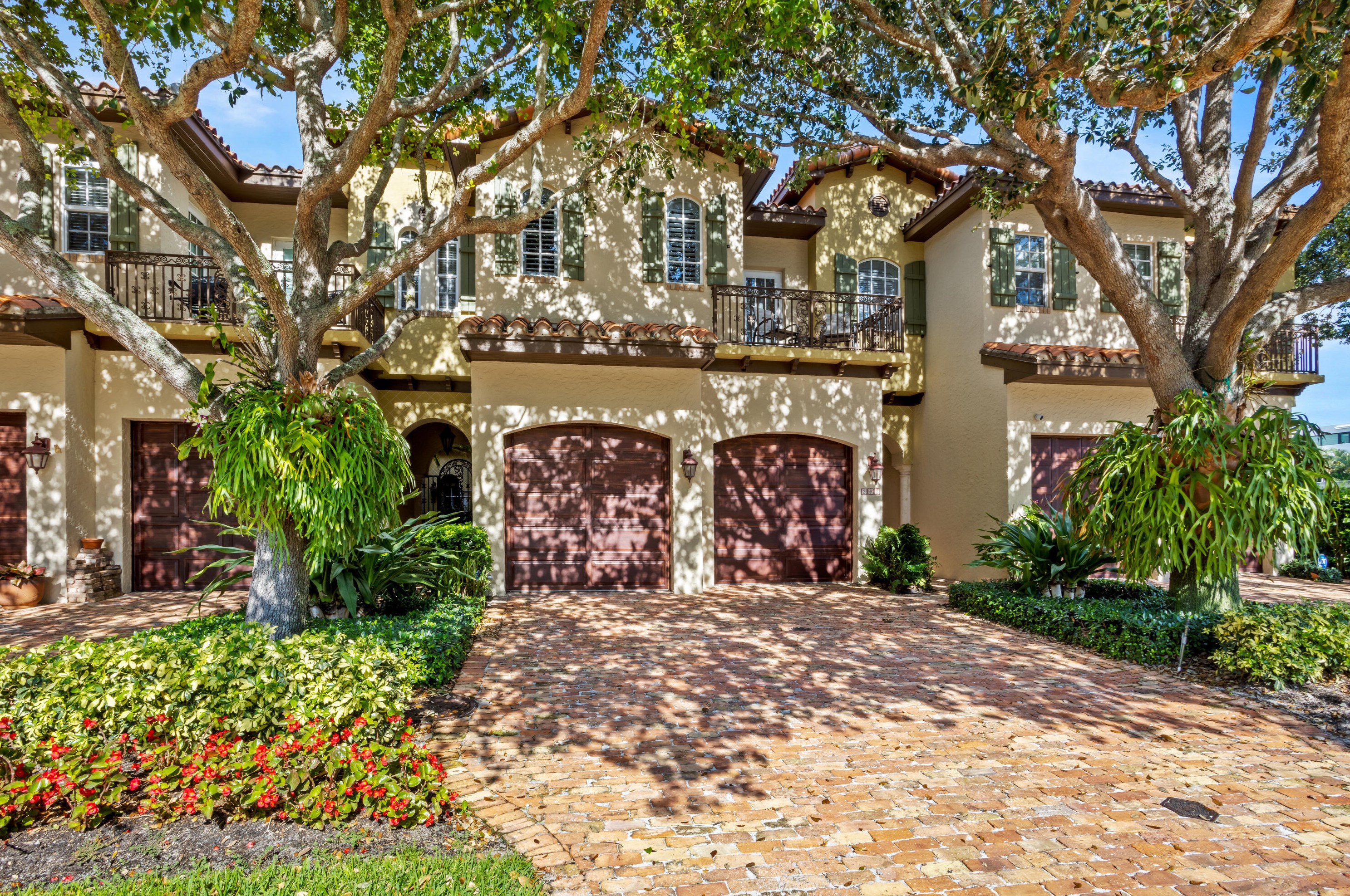 248 Venetian Dr, Delray Beach, FL 33483