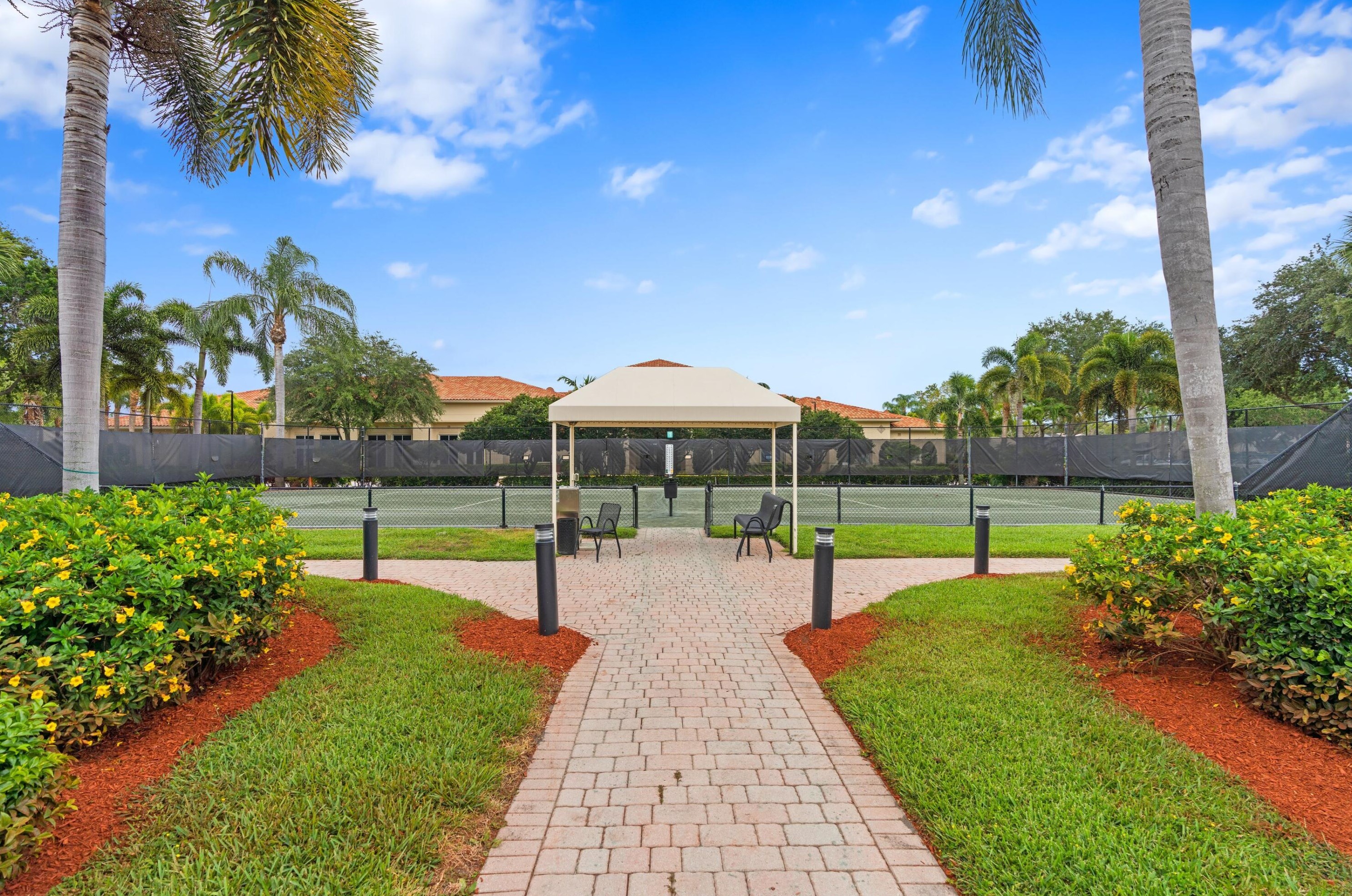6657 Hawaiian Ave, Boynton Beach FL  33437-7020 exterior