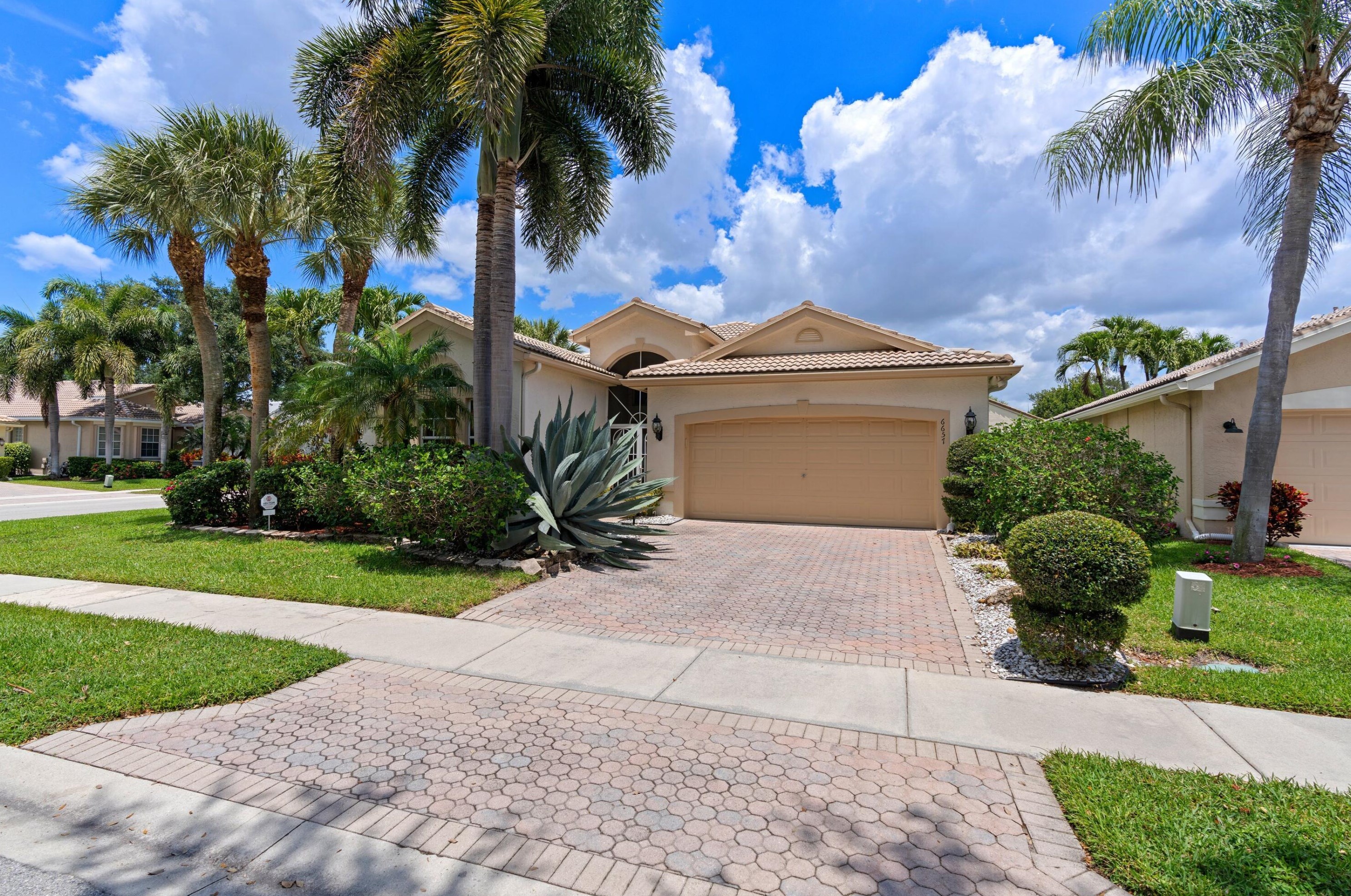 6657 Hawaiian Ave, Boynton Beach FL  33437-7020 exterior