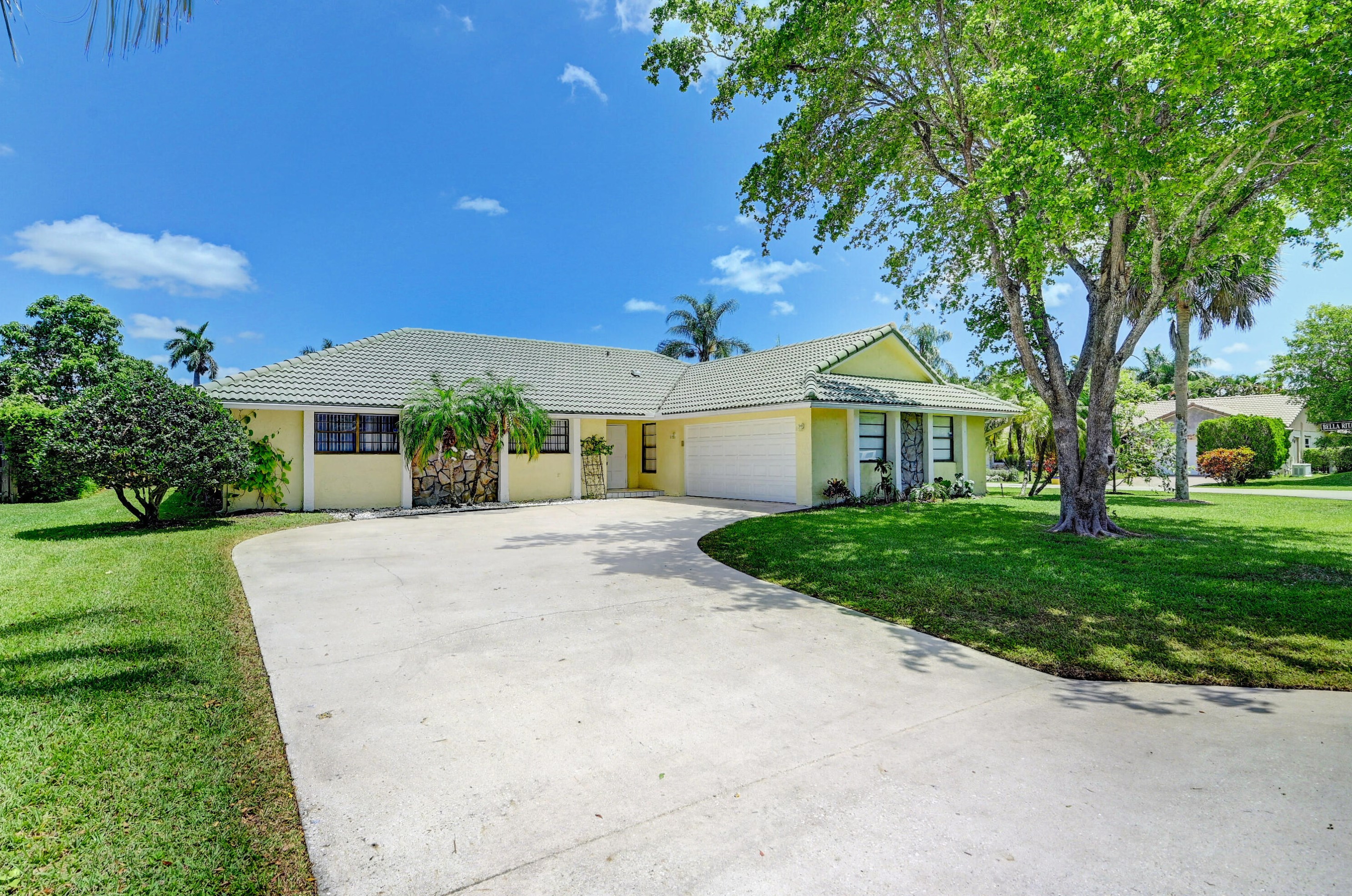 6833 Bianchini Cir, Boca Raton, FL 33433