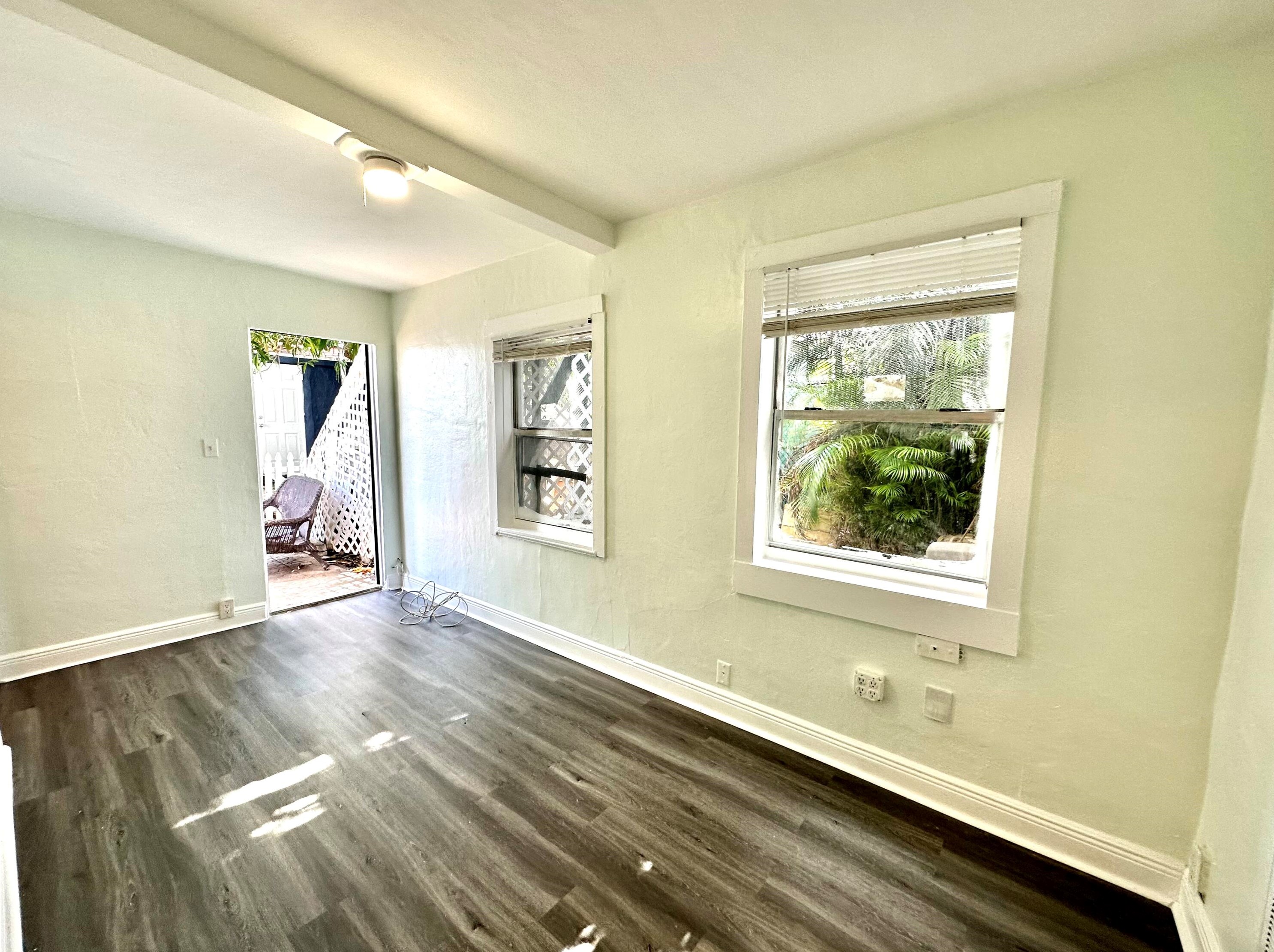 1000 W Lakewood Rd #4, West Palm Beach, FL 33405
