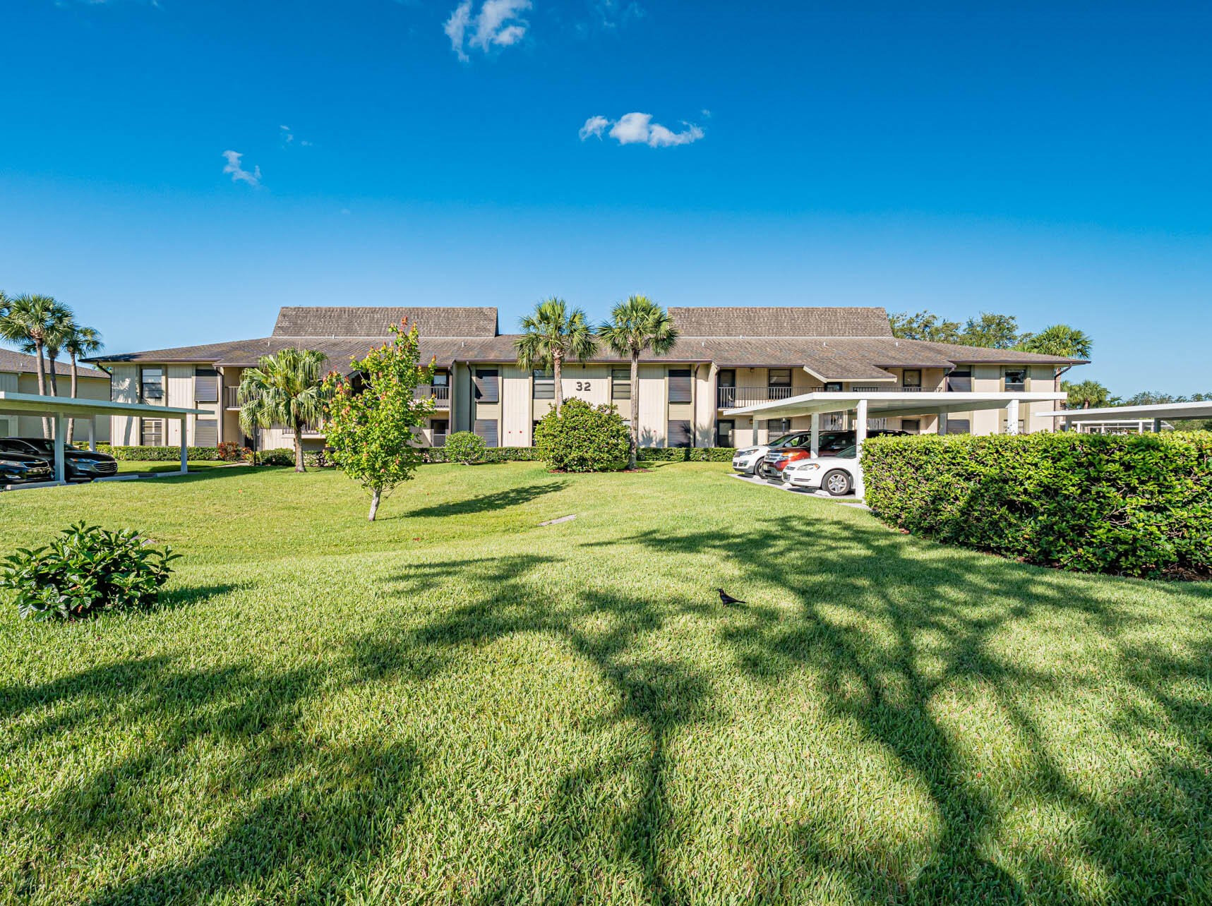 32 Plantation Dr #103, Vero Beach, FL 32966