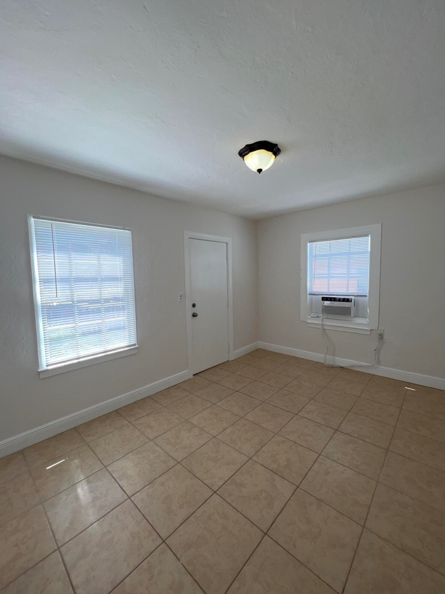 313 S J St, Lake Worth, FL 33460
