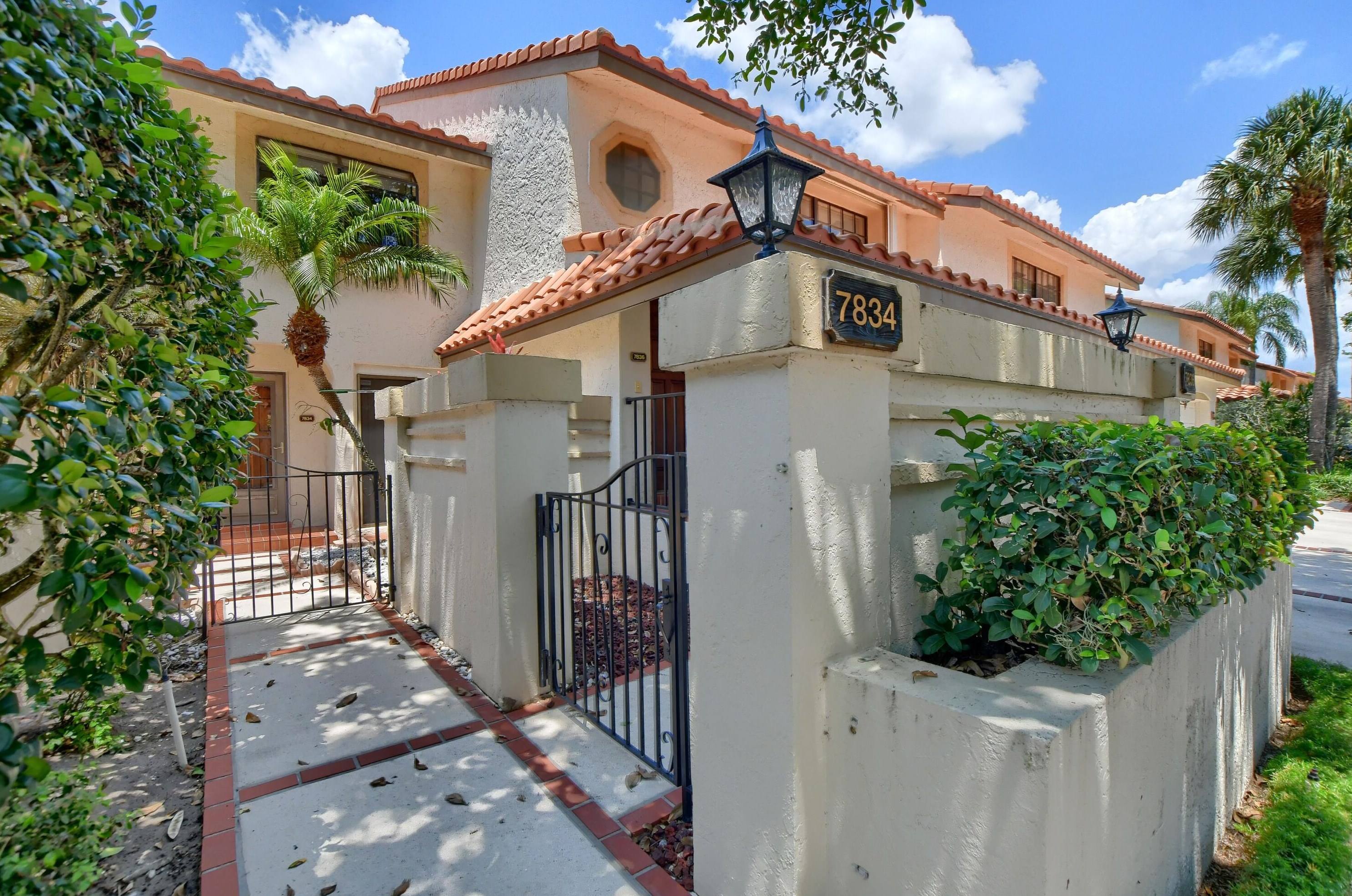 7836 La Mirada Dr, Boca Raton, FL 33433-6104