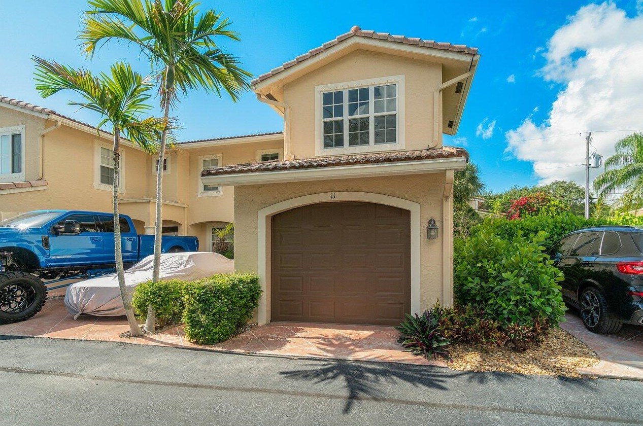 330 Sw 8th St #11, Boca Raton, FL 33432