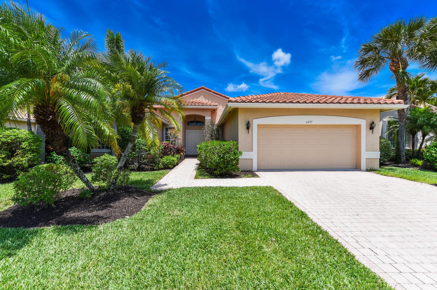 6697 Arno Way, Boynton Beach, FL 33472-7323
