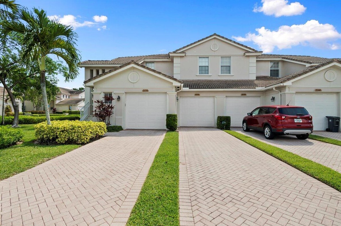 2172 Wingate Bnd, West Palm Beach, FL 33414-6245