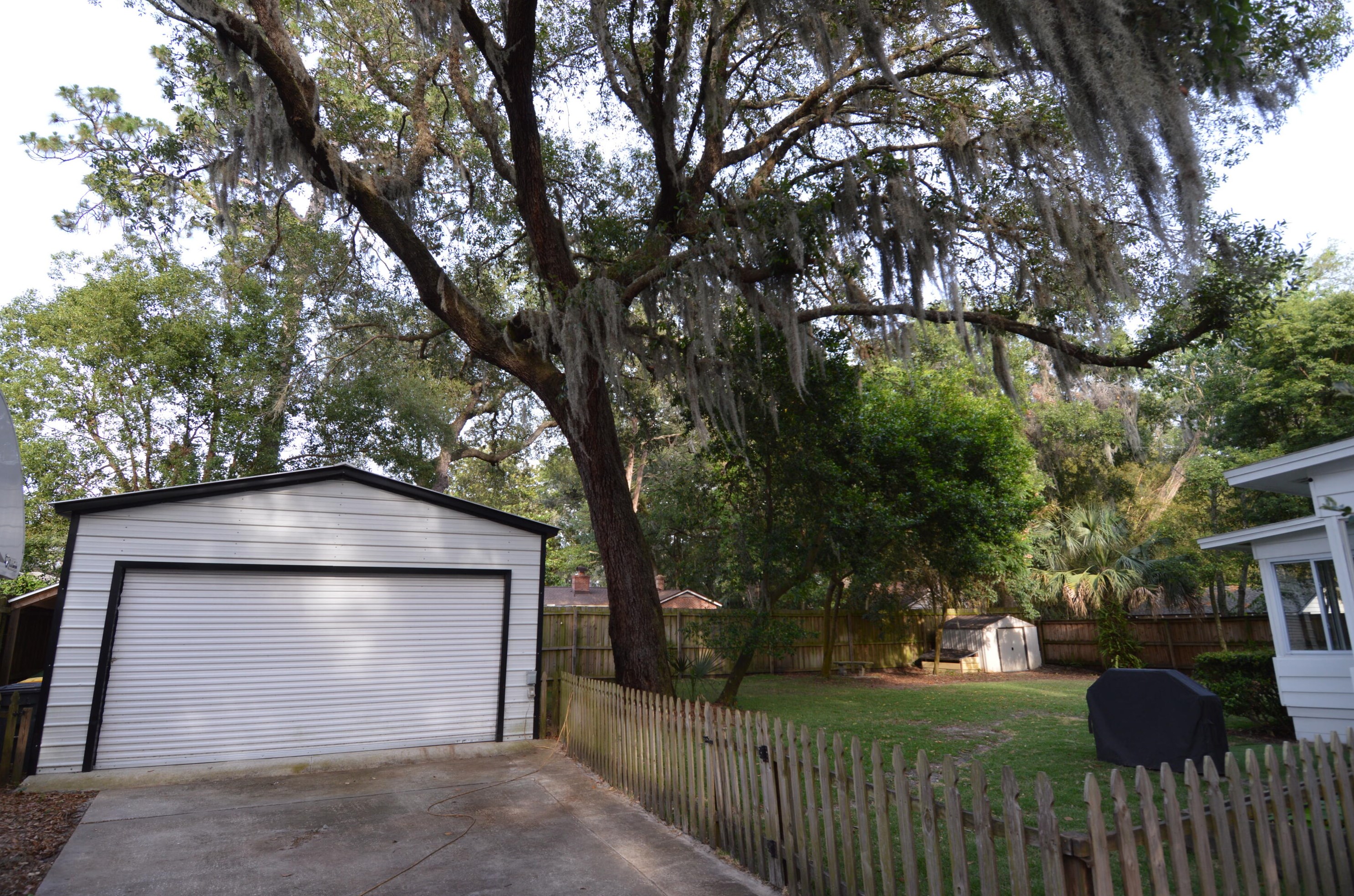 1349 San Mateo Ave, Jacksonville FL 32207-8841 exterior