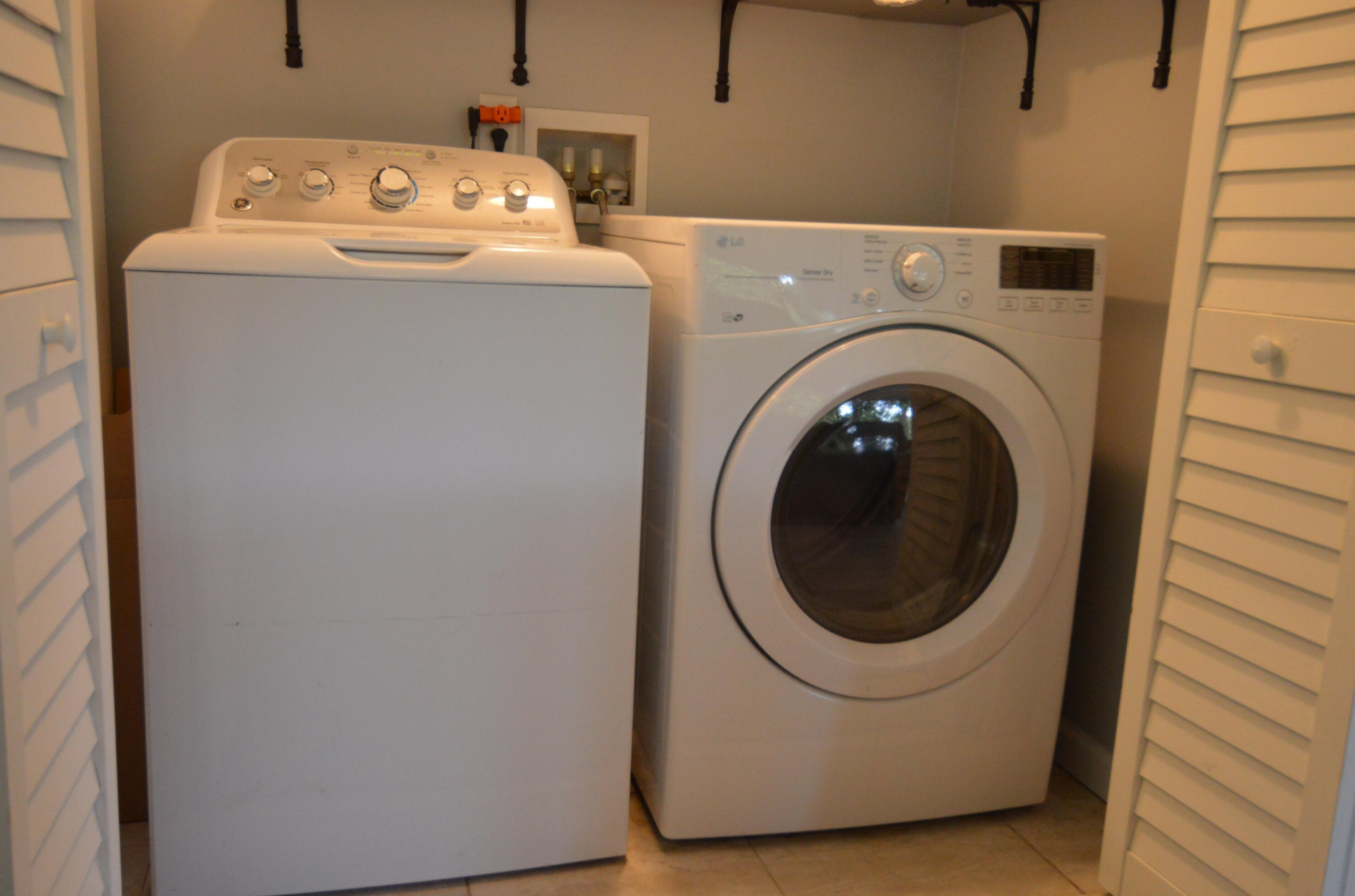 1349 San Mateo Ave, Jacksonville FL 32207-8841 exterior