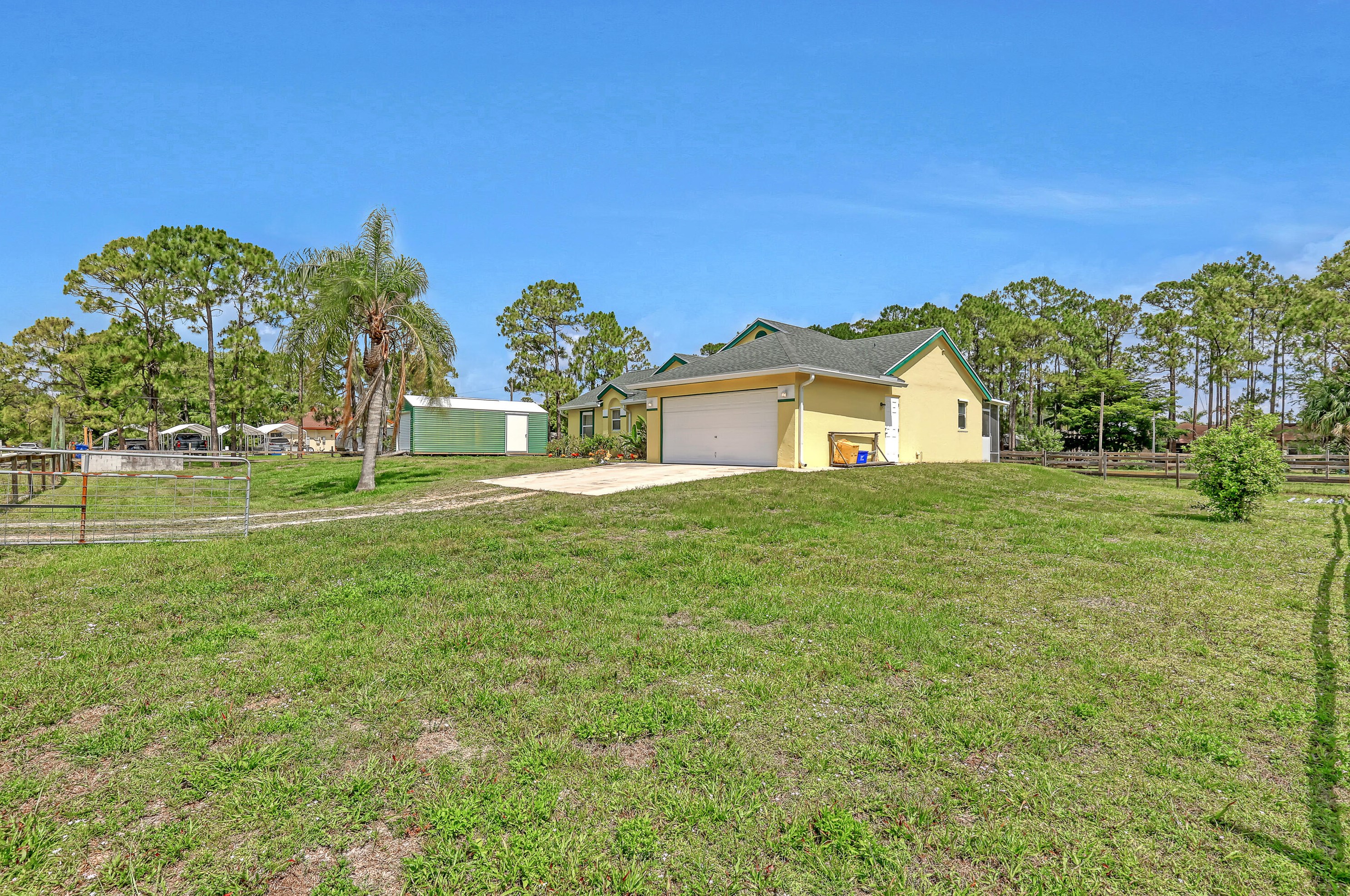 16857 83rd Pl, Town of Loxahatchee Groves, FL 33470