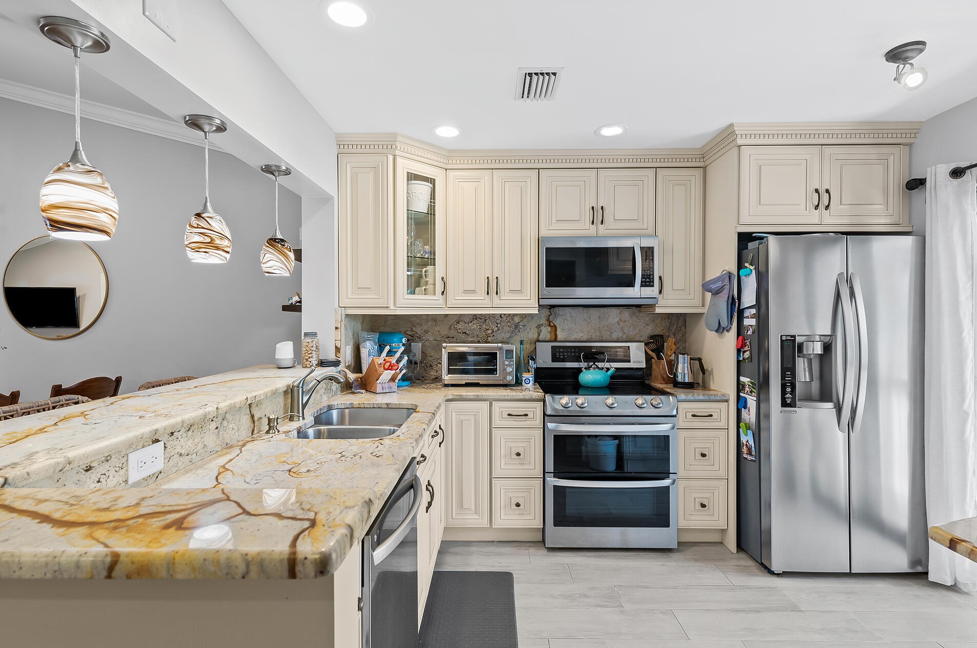 351 Club Cir Apt 202, Boca Raton, FL 33487