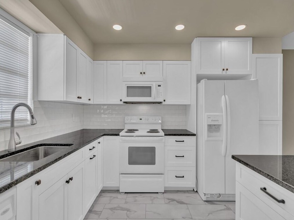 2333 Indian River Blvd #402, Vero Beach, FL 32960