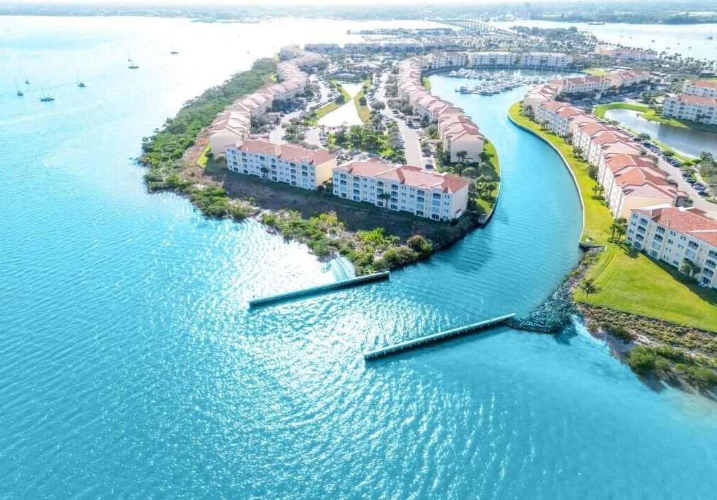 7 Harbour Isle Dr E Unit 102, Fort Pierce, FL 34949