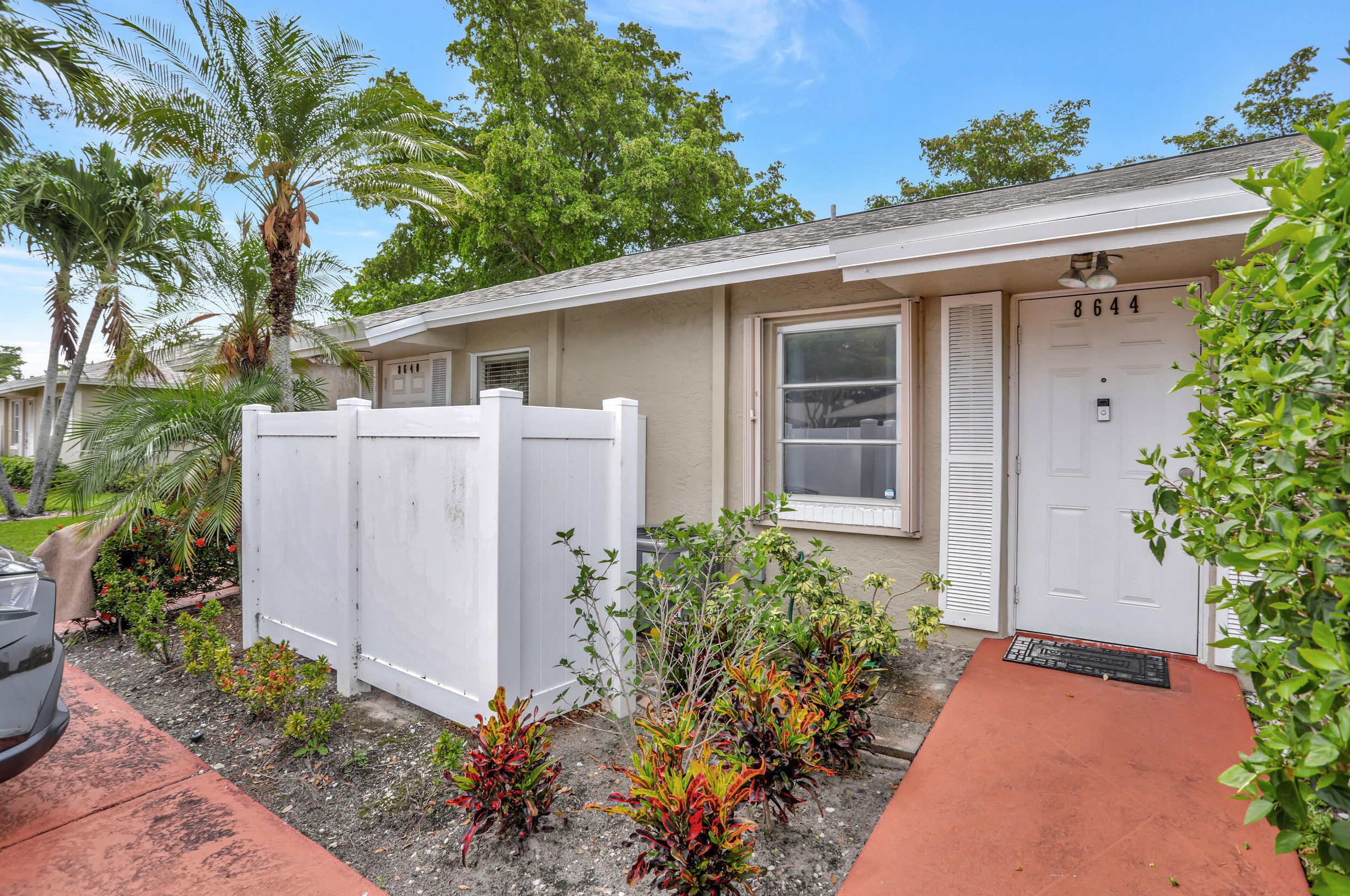 8644 Overset Ln, Boca Raton, FL 33496-5039