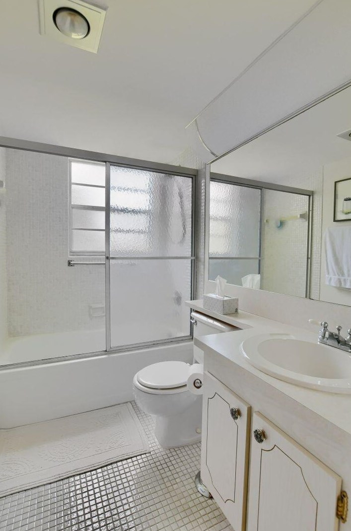 270 Suffolk G, Boca Raton FL  33434-2462 exterior